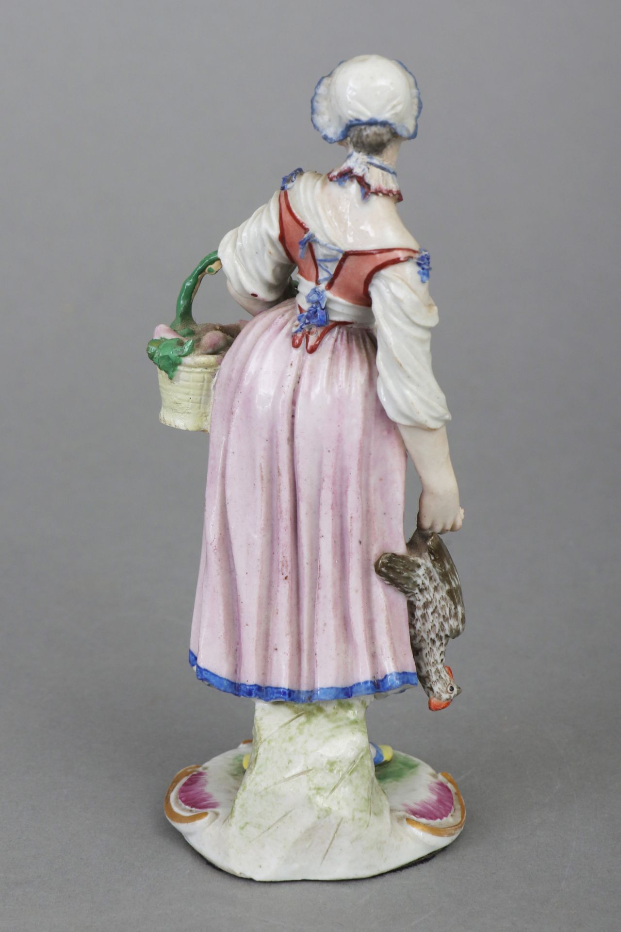 LUDWIGSBURG Porzellanfigur ¨Marktfrau mit Fasan und Rübenkorb¨ - Image 3 of 4