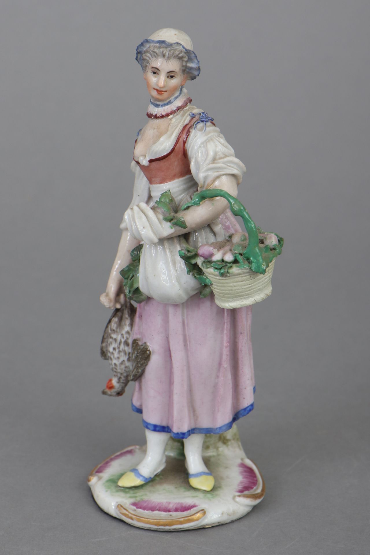 LUDWIGSBURG Porzellanfigur ¨Marktfrau mit Fasan und Rübenkorb¨ - Image 2 of 4