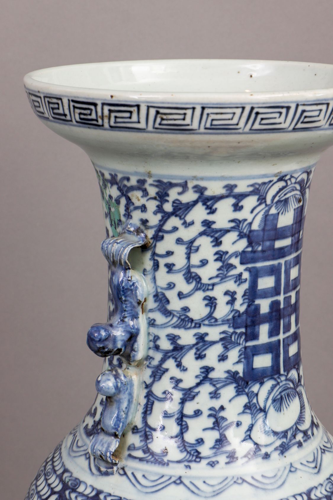 Chinesische Balustervase mit Blaumalerei - Image 2 of 3
