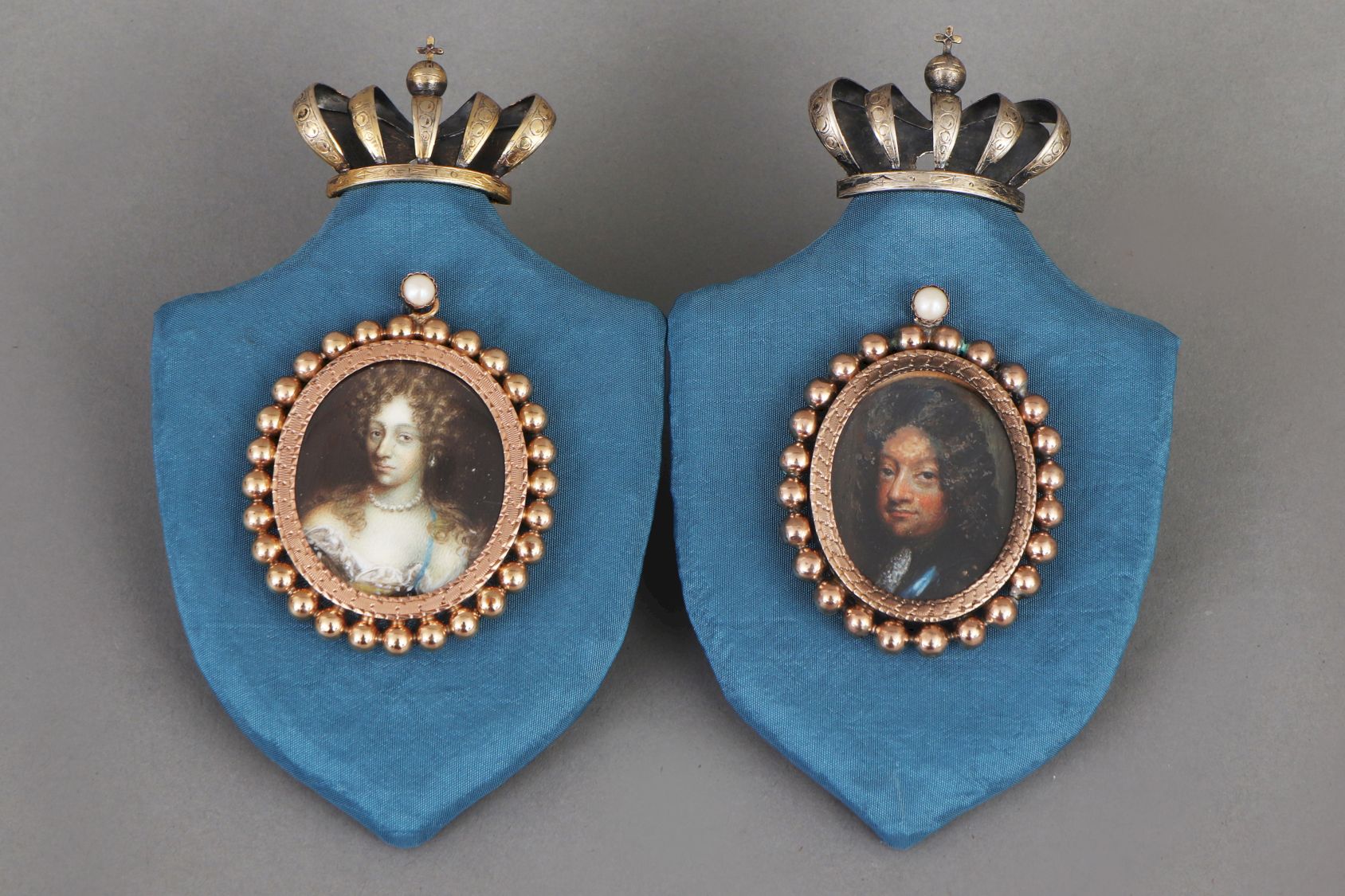 Paar dänische Miniaturen des 18. Jahrhundert ¨König Christian V von Dänemark und Charlotte Amalie¨