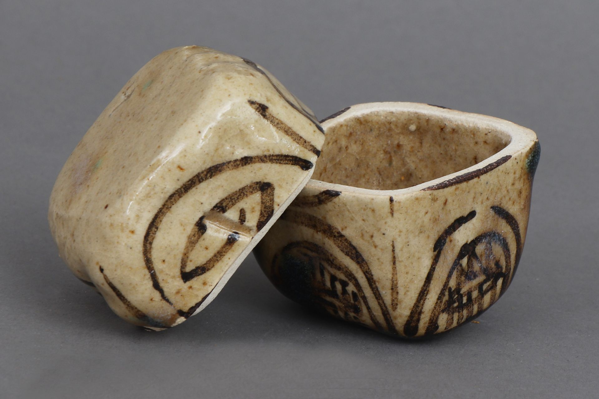 4 Keramikobjekte von KISHIMOTO KENNIN (*1934) und SHUN NAGAI (Künstler des 20. Jhdts.) - Image 3 of 6
