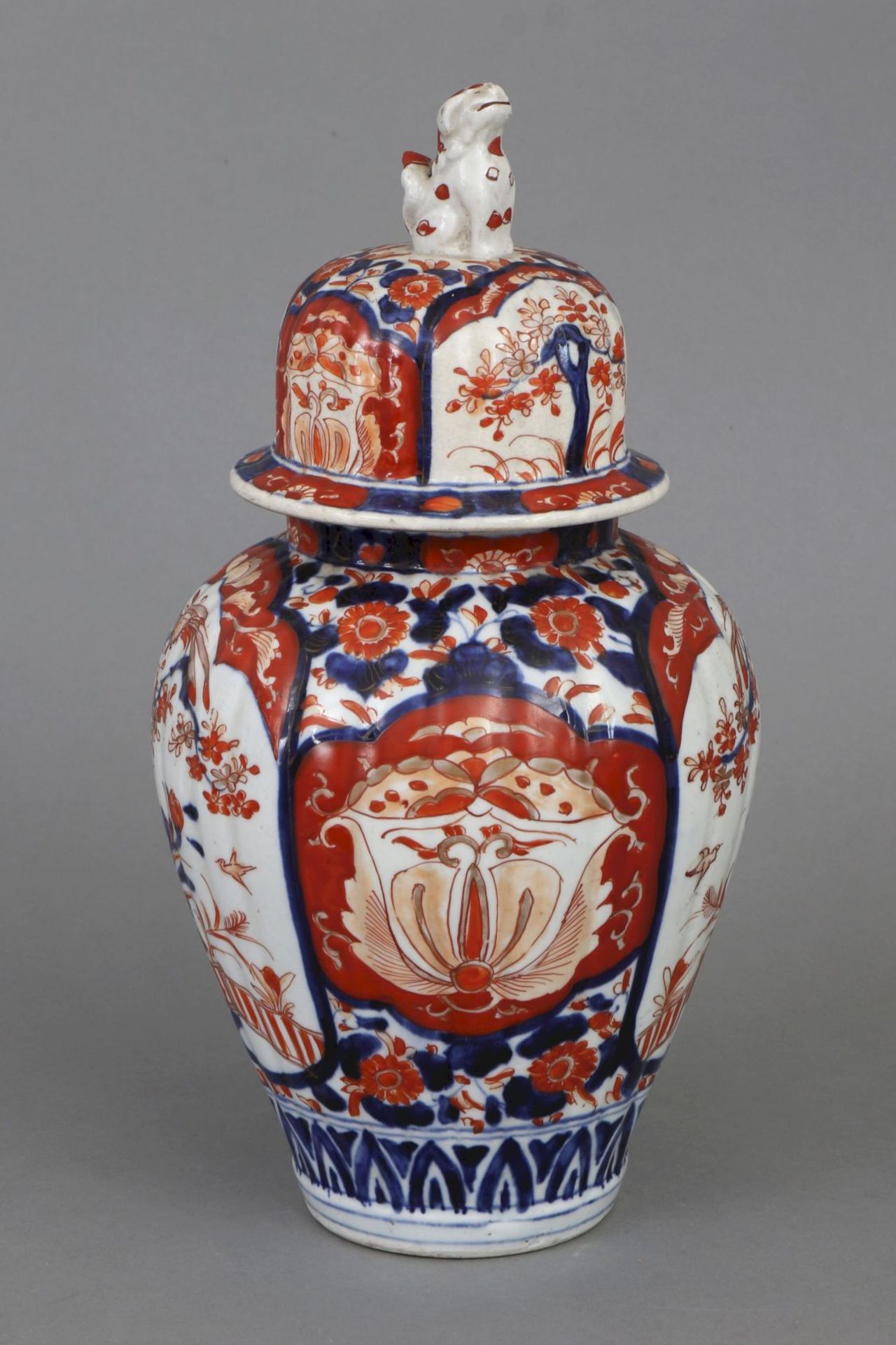Japanische Porzellan-Deckelvase - Image 2 of 5