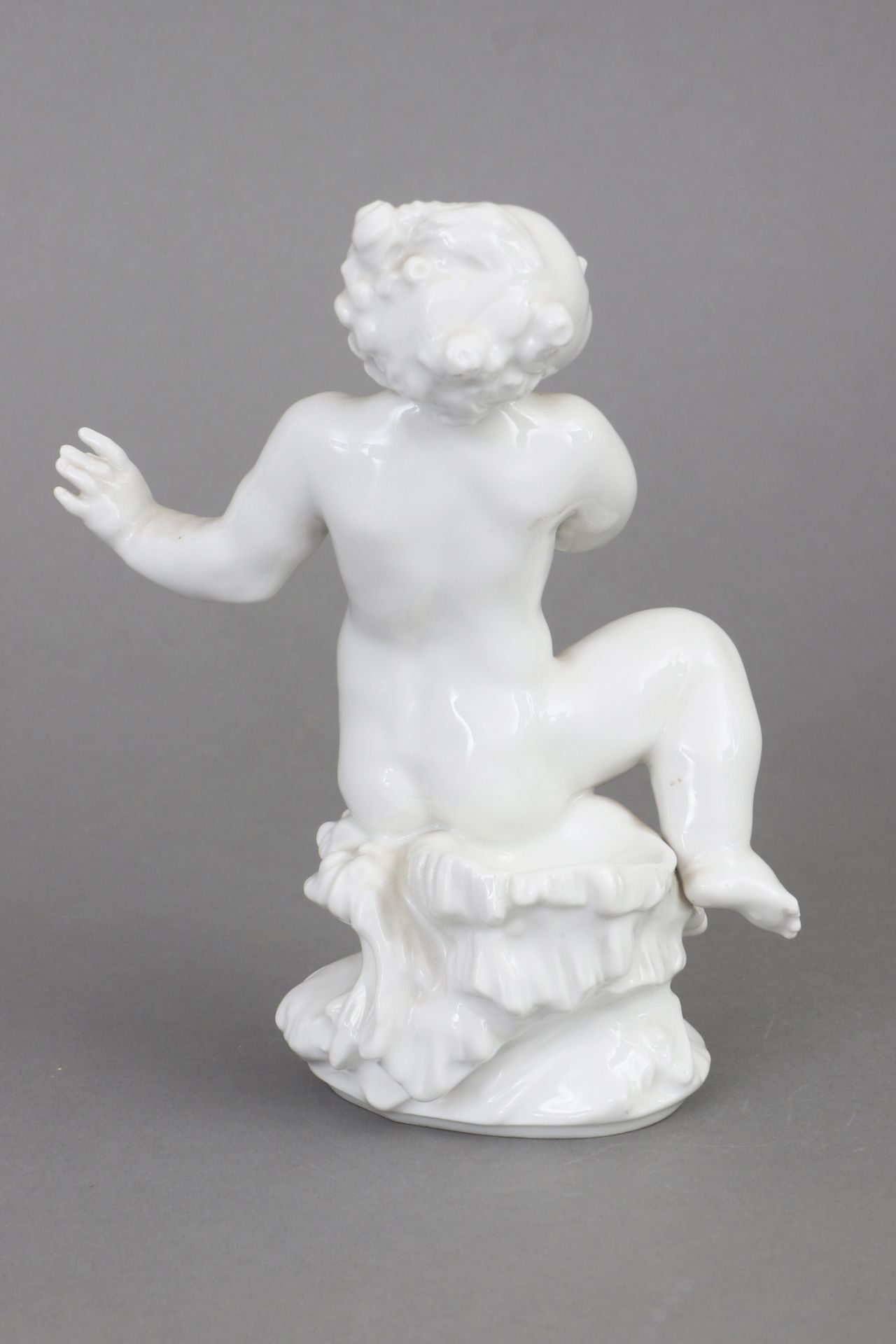 KPM BERLIN Porzellanfigur ¨Putto auf Welle¨ - Bild 2 aus 4