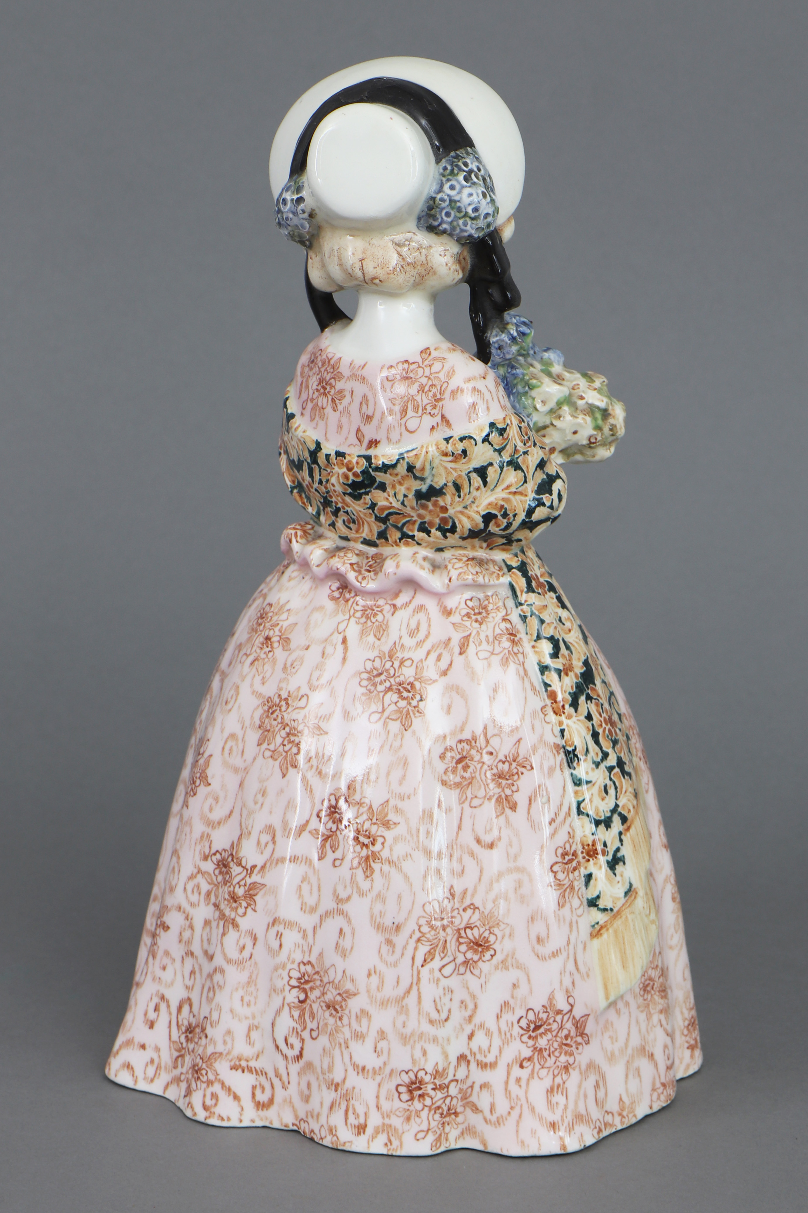 GOLDSCHEIDER Fayencefigur ¨ Biedermeier-Mädchen mit Schutenhut und Blumenstrauß¨ - Image 2 of 5