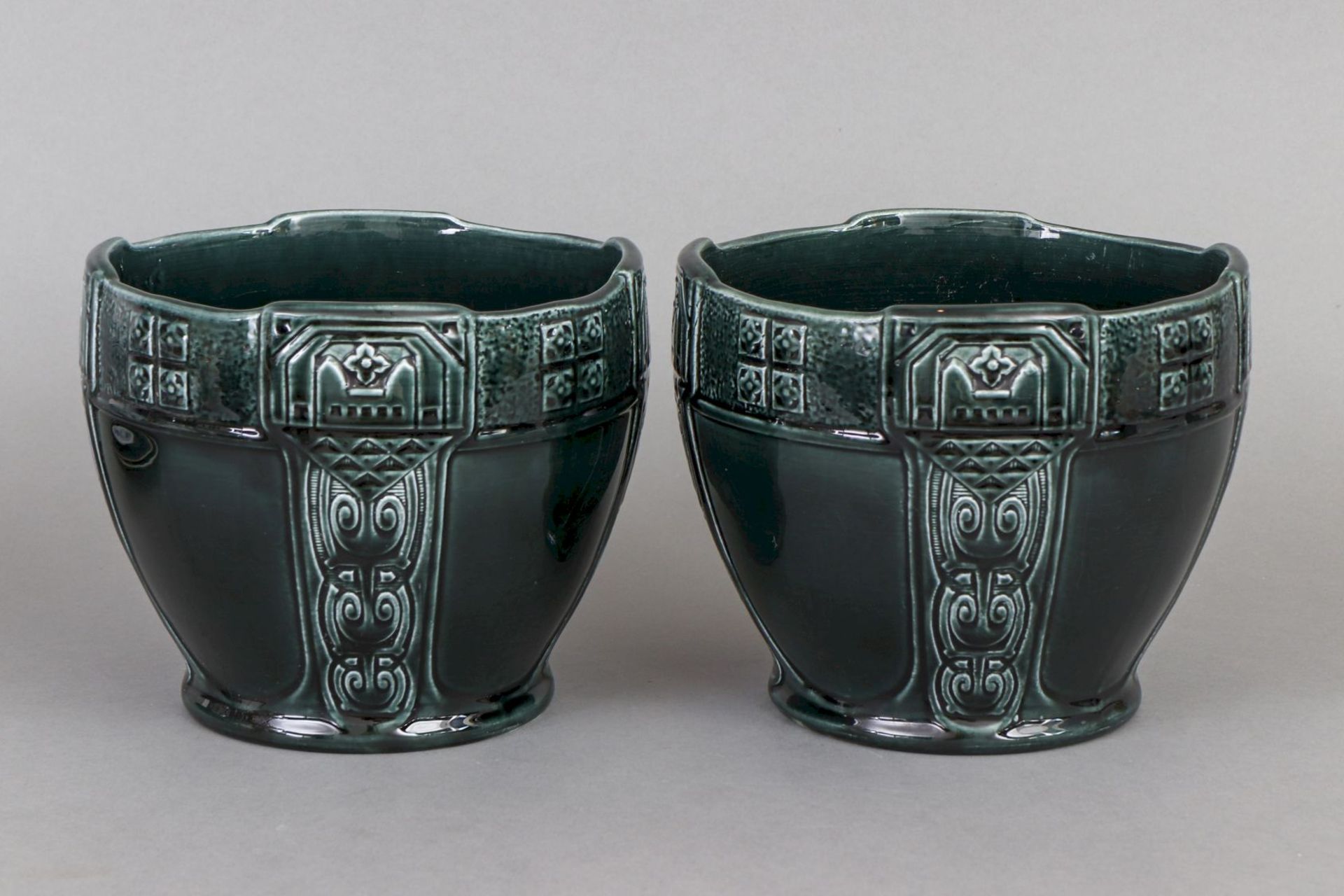 Paar Keramik-Cachepots