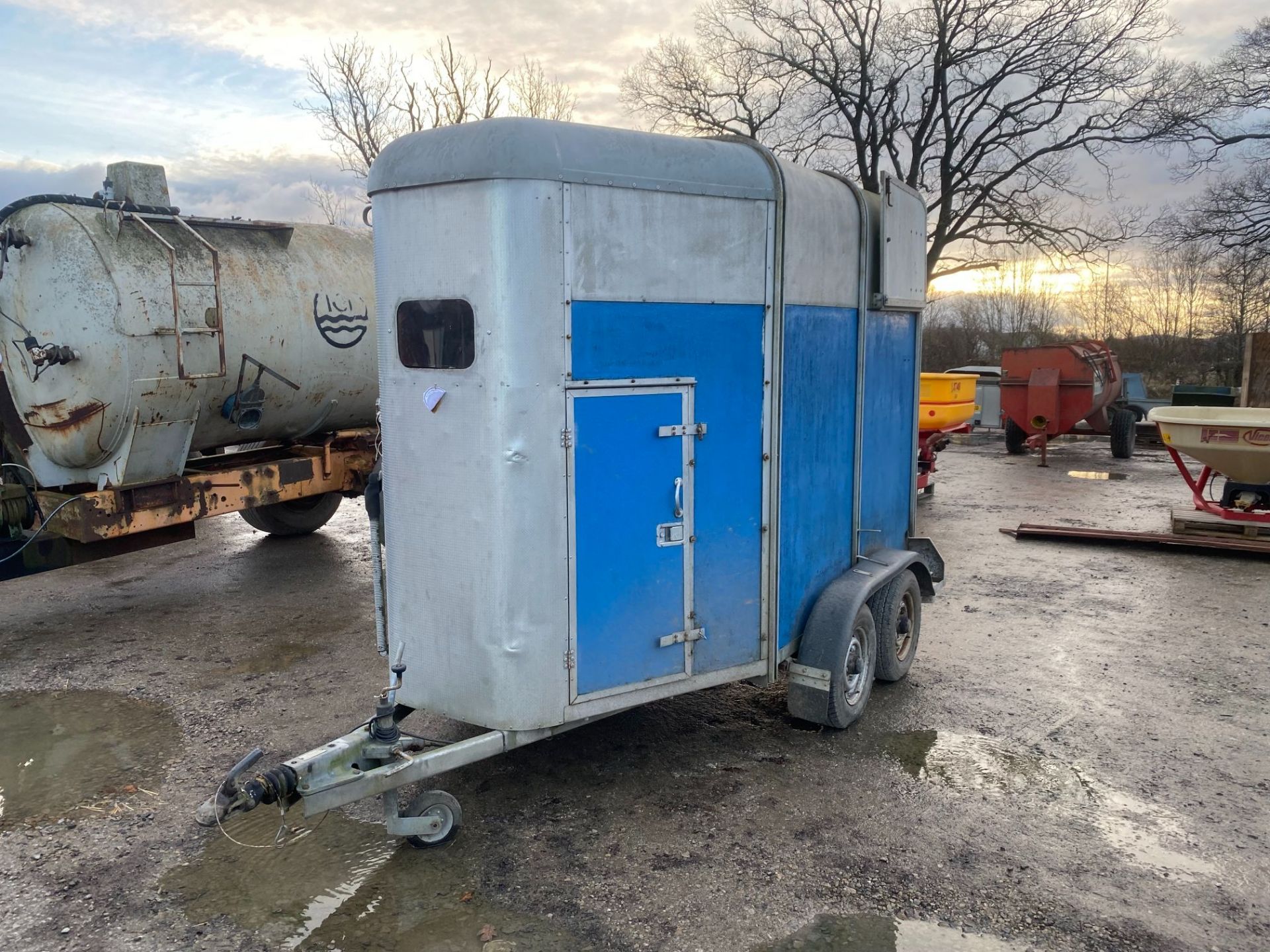 Twin Axle horse trailer