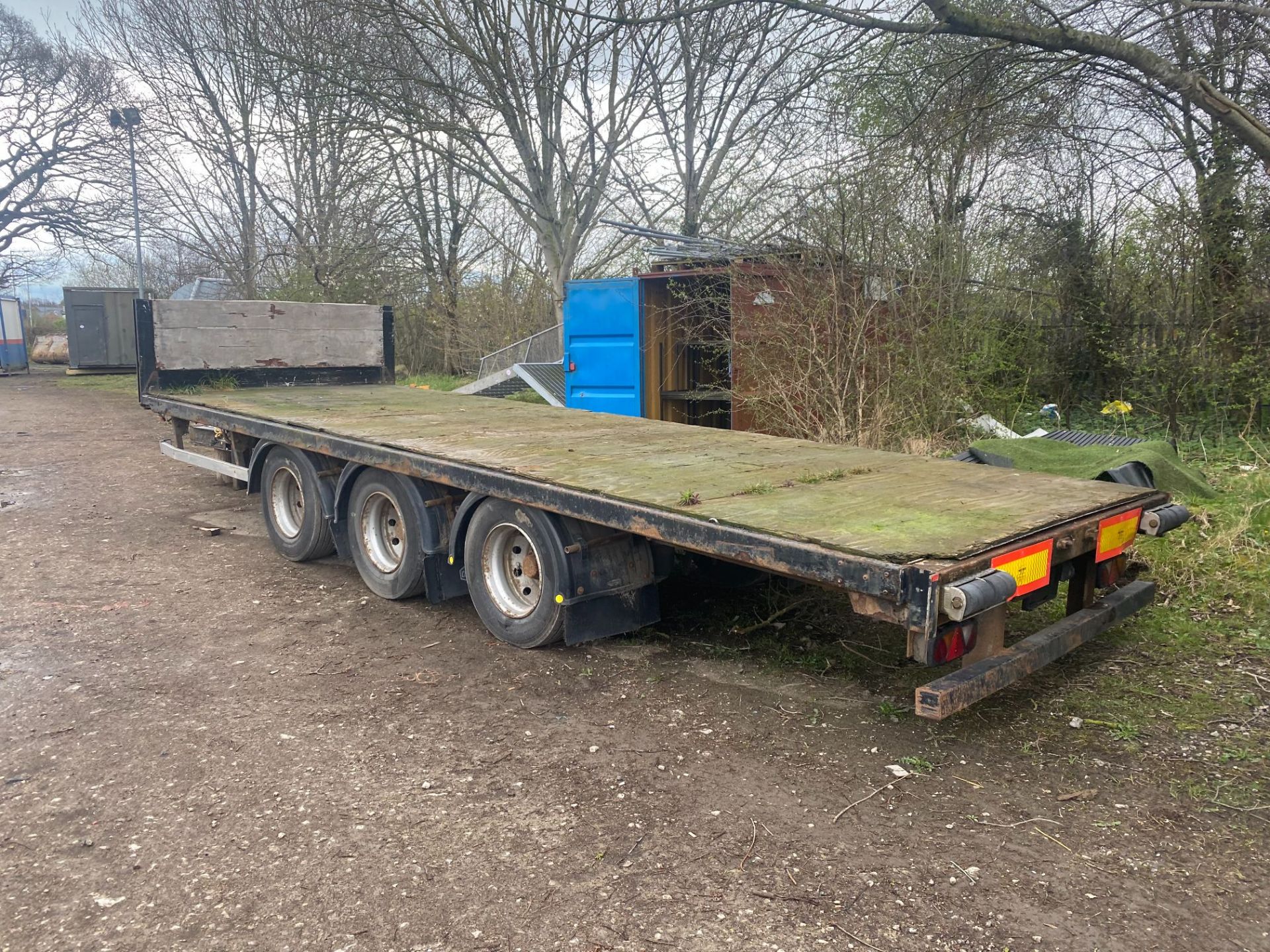 TRAILER 24FT LORRY TRAILER ON AIR