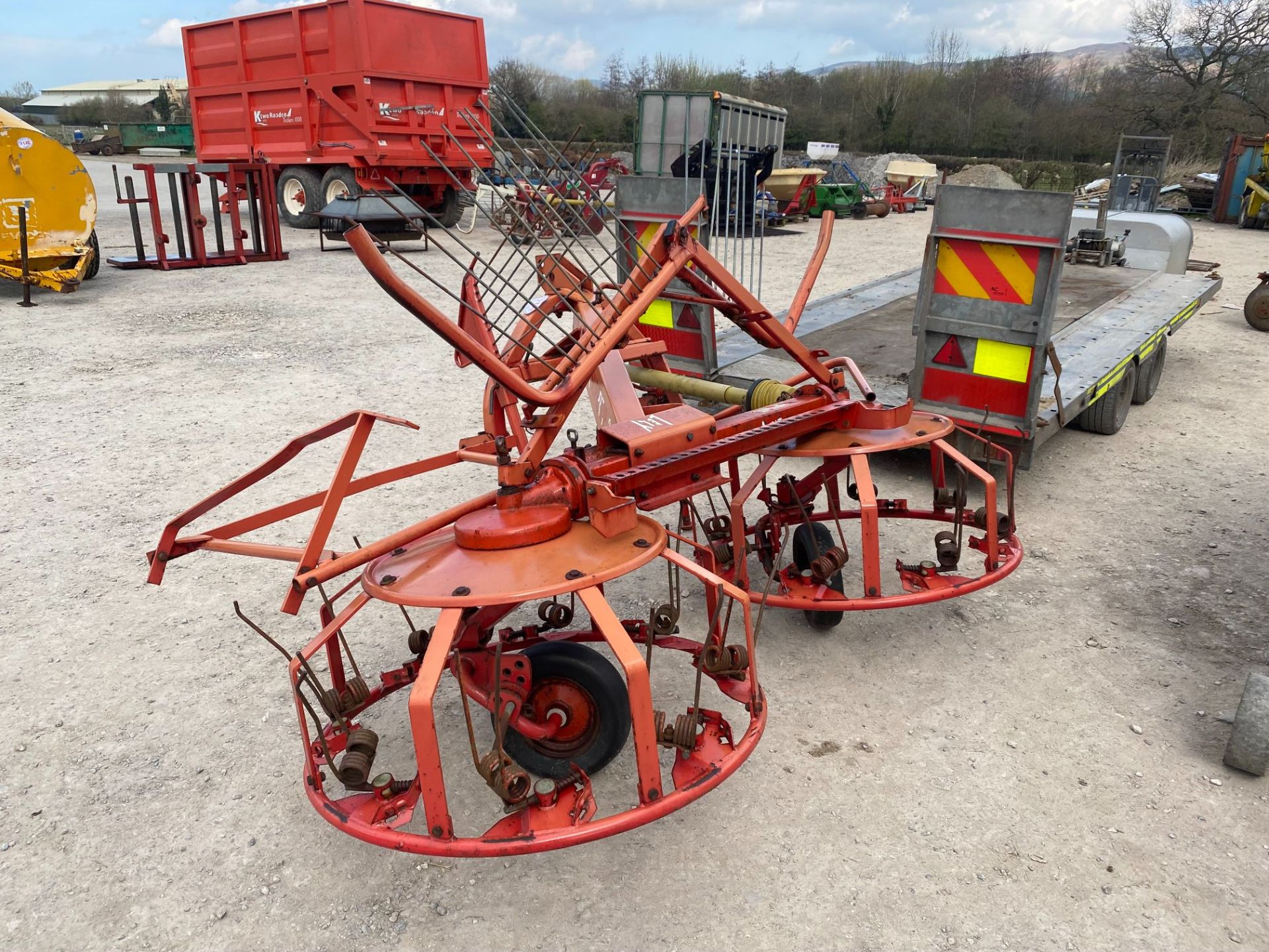 LELY SUPERZIP 380 TEDDER - Image 2 of 3