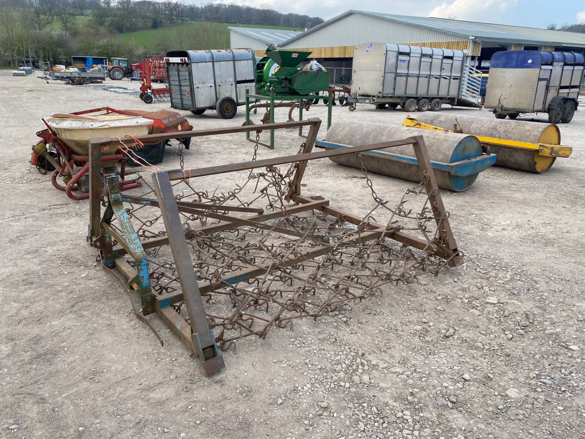 HYD FOLDING CHAIN HARROWS