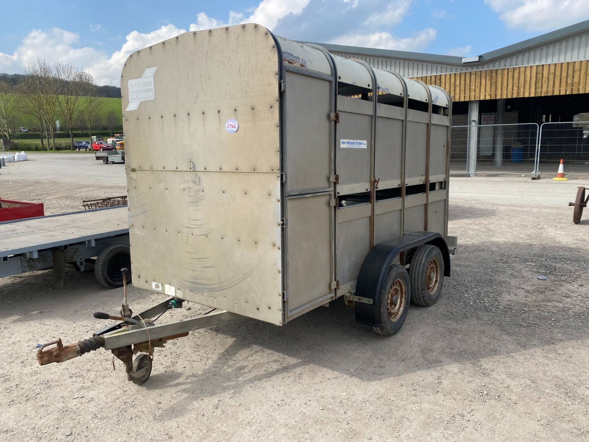 IWMS 10FT TWIN AXLE LIVESTOCK TRAILER - Image 2 of 3