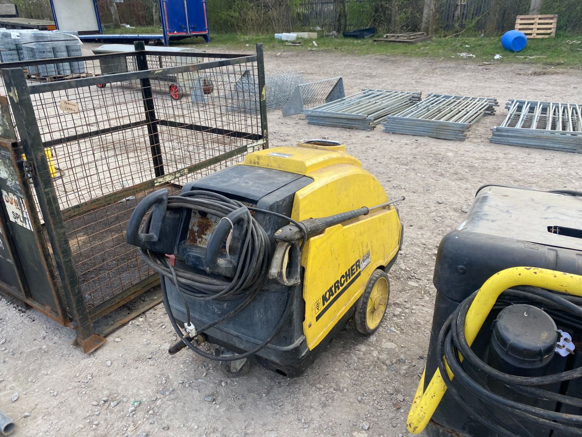 KARCHER POWER WASHER