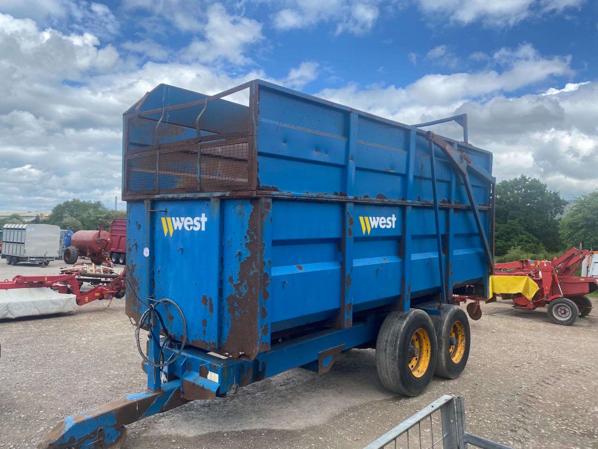 WEST TANDEM AXLE SILAGE TRAILER 10TON - Image 2 of 3