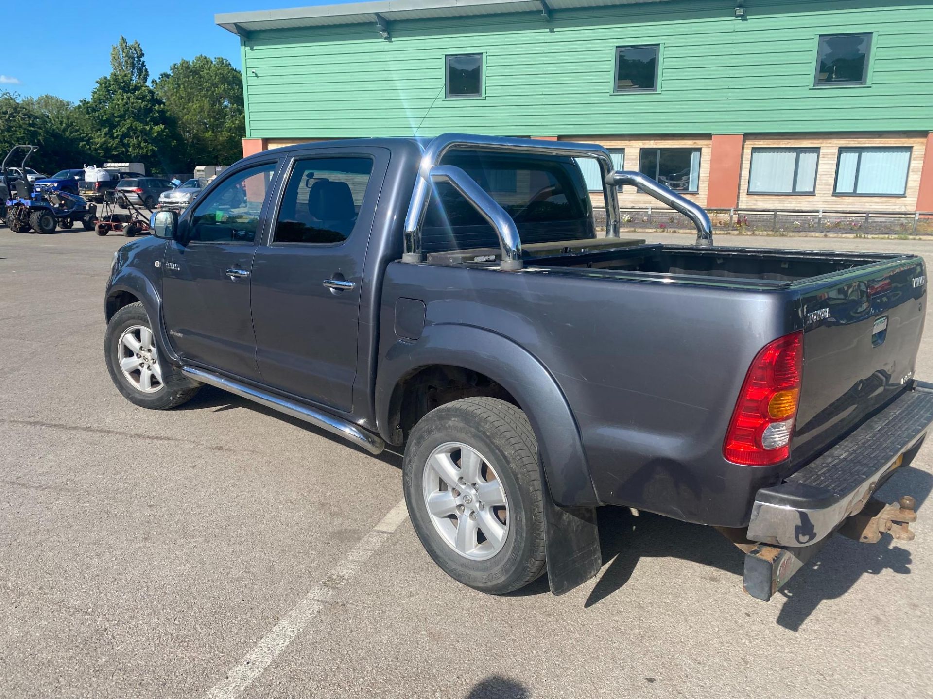 TOYOTA HILUX INVINCIBLE DG61 OSX - Image 5 of 7