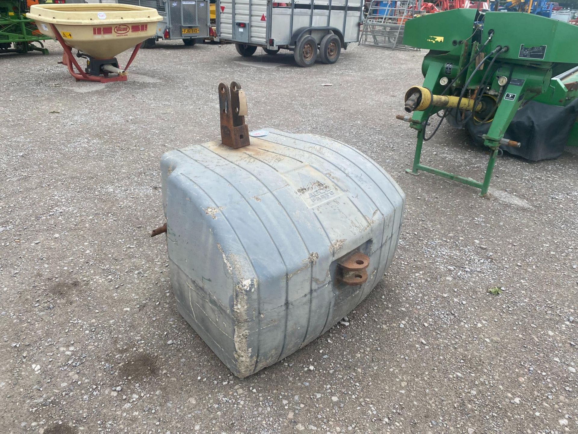 TRACTOR WEIGHT