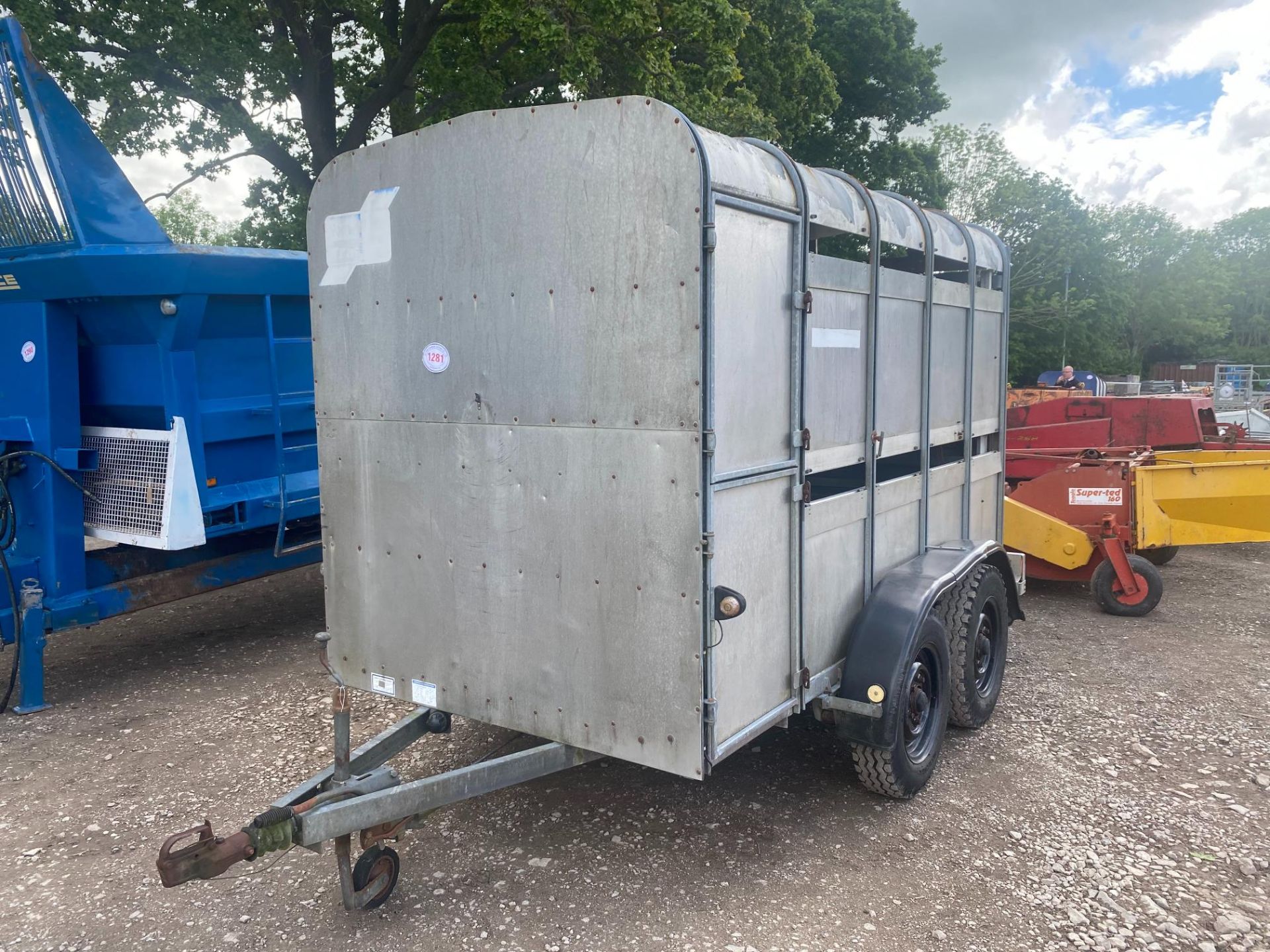 IWMS 10FT LIVESTOCK TRAILER - Image 3 of 3