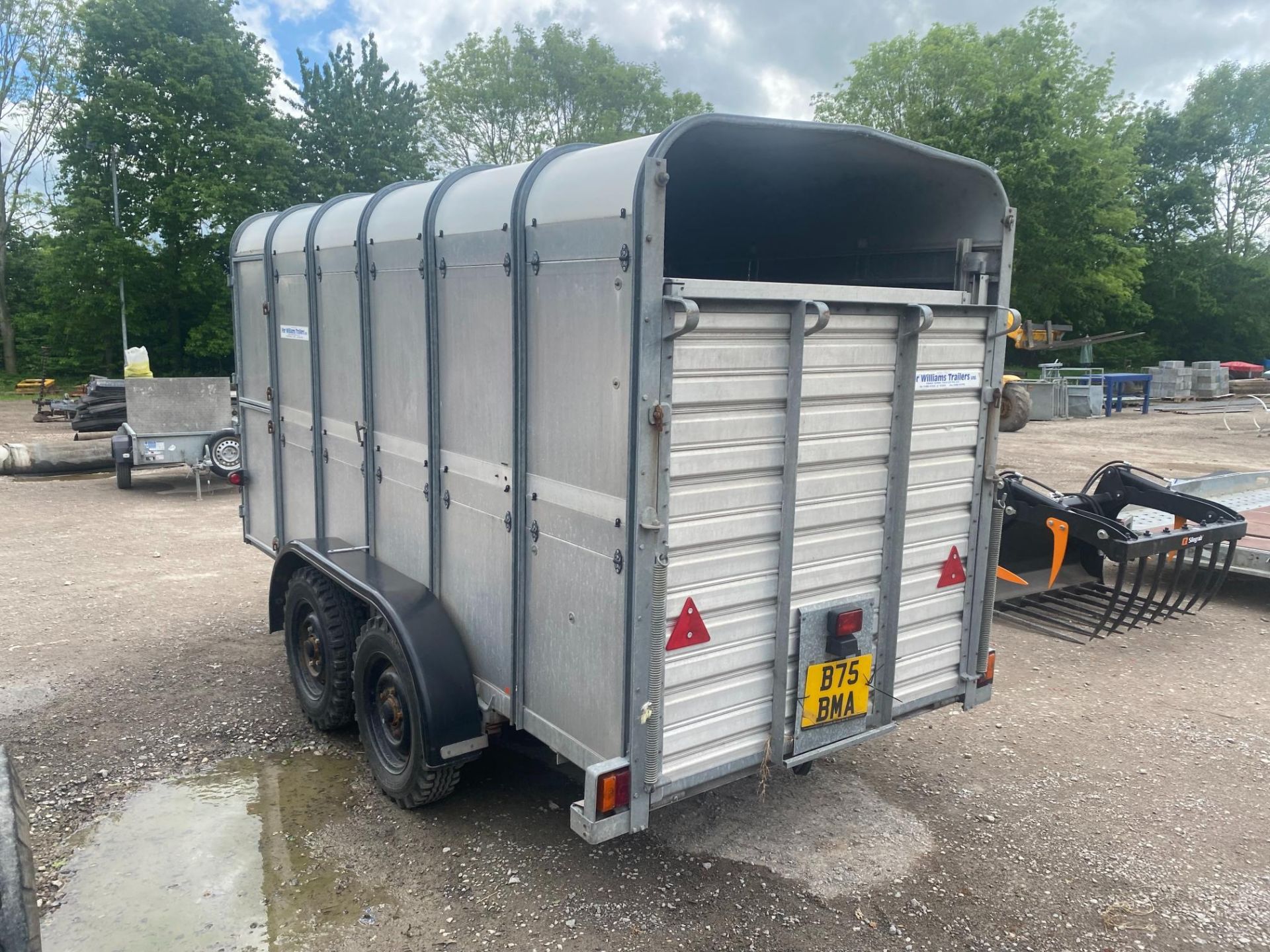 IWMS TWIN AXLE LIVESTOCK TRAILER 12FT