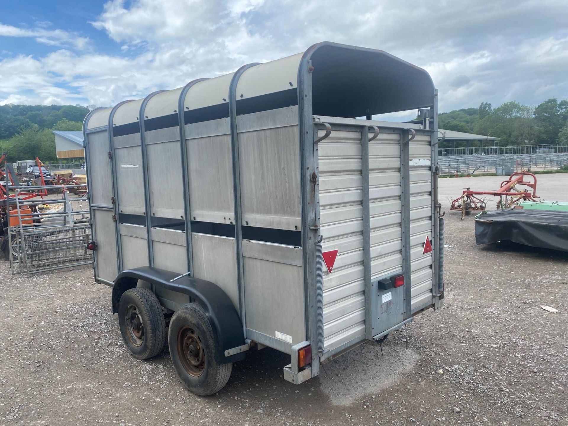 IWMS 10FT LIVESTOCK TRAILER (NO DECKS) - Image 3 of 3