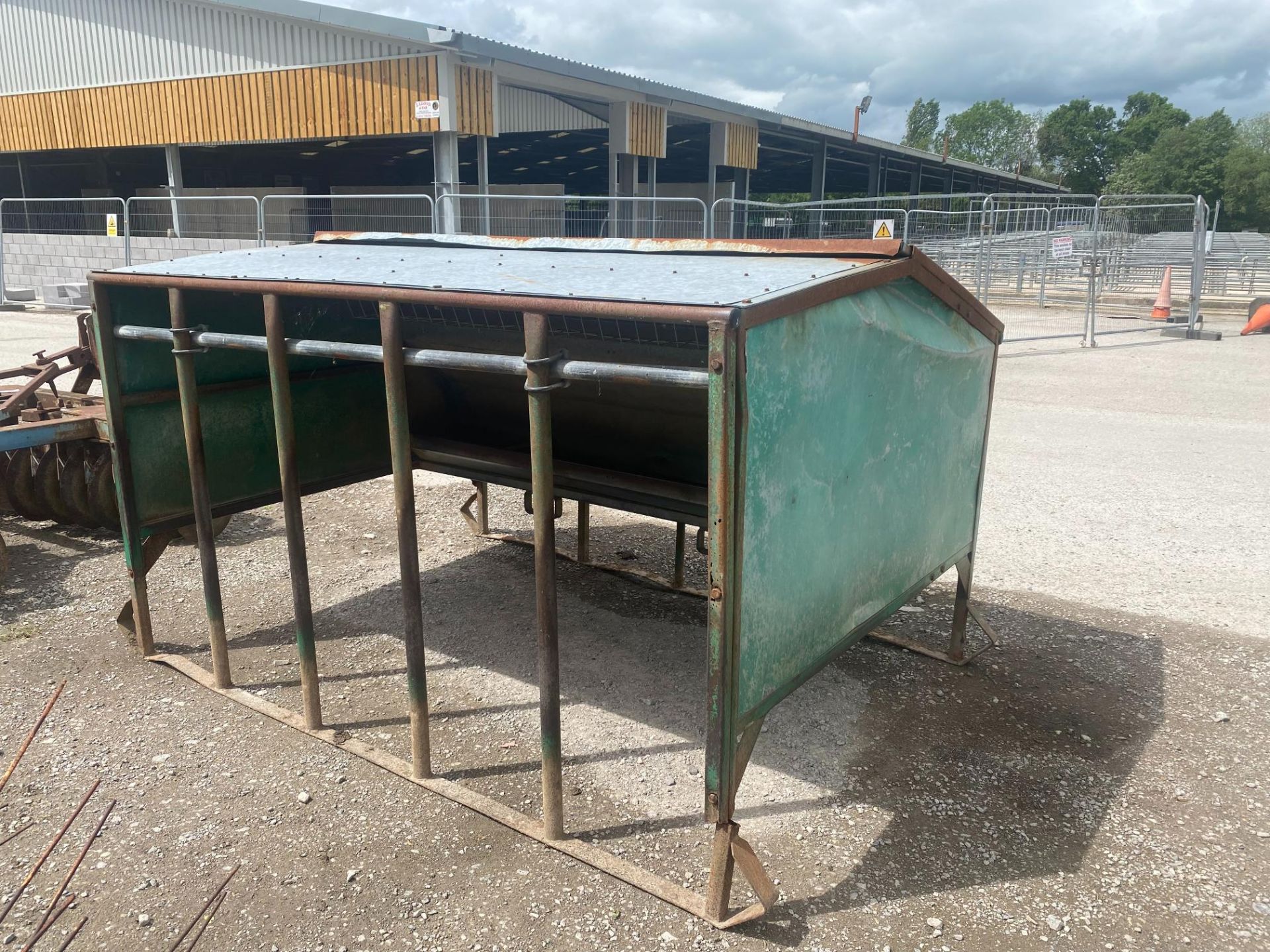 CALF WALK IN CREEP FEEDER - Image 3 of 3