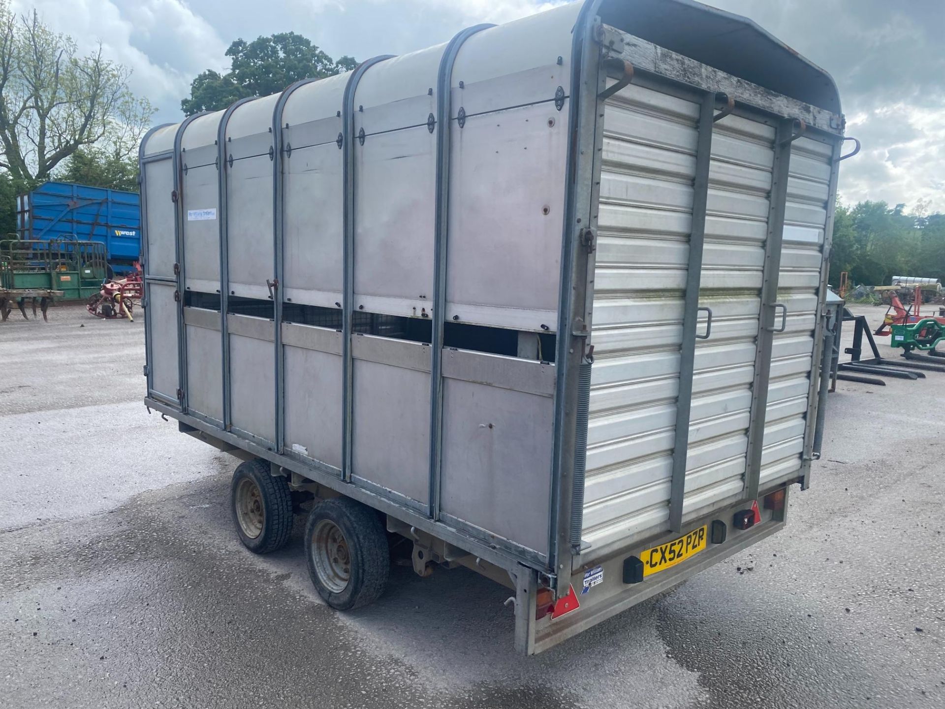 IWMS DP120 LIVESTOCK 12FT TRAILER - Image 2 of 3