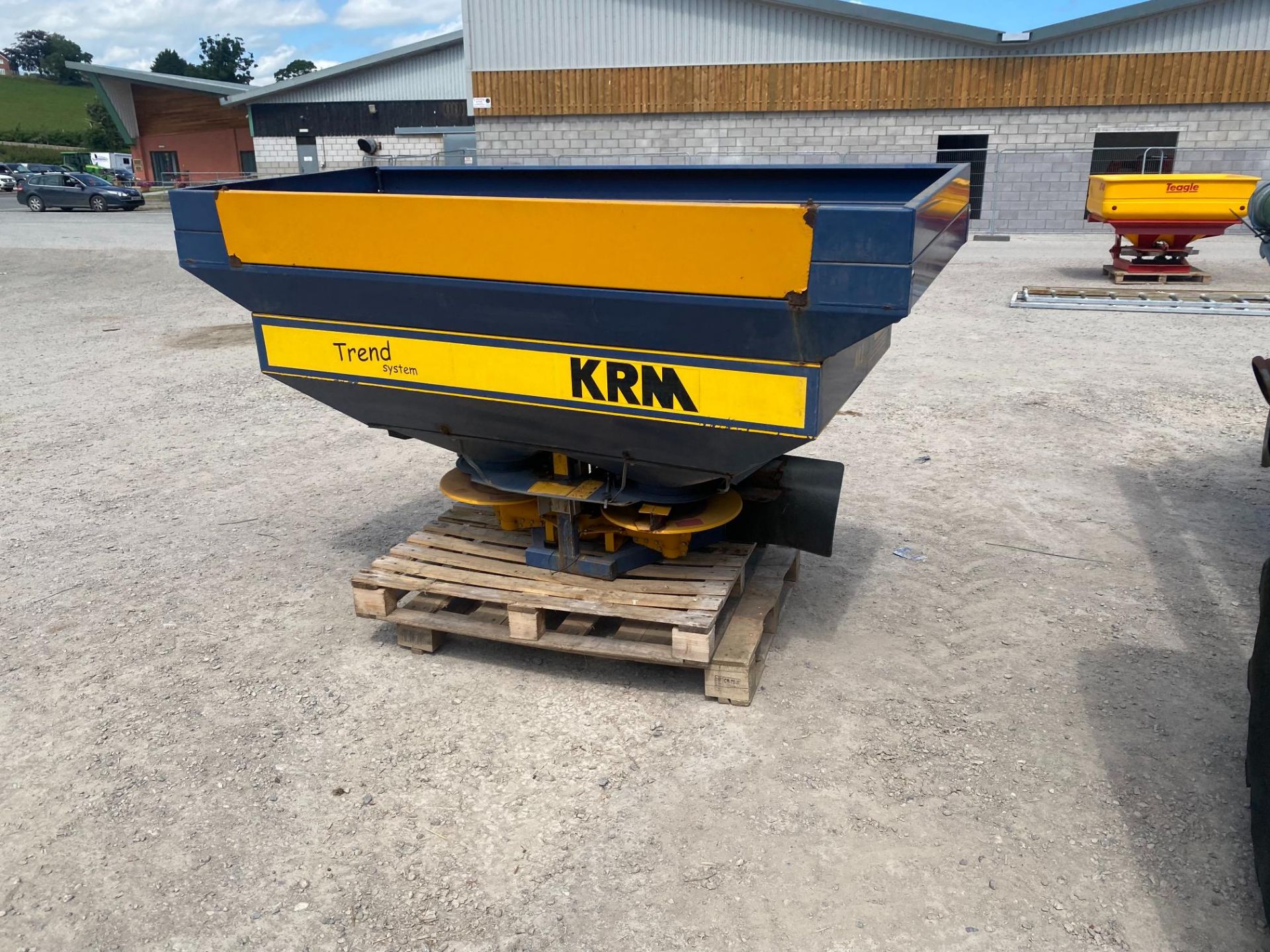 KRM M1 TREND FERT SPINNER - Image 2 of 3