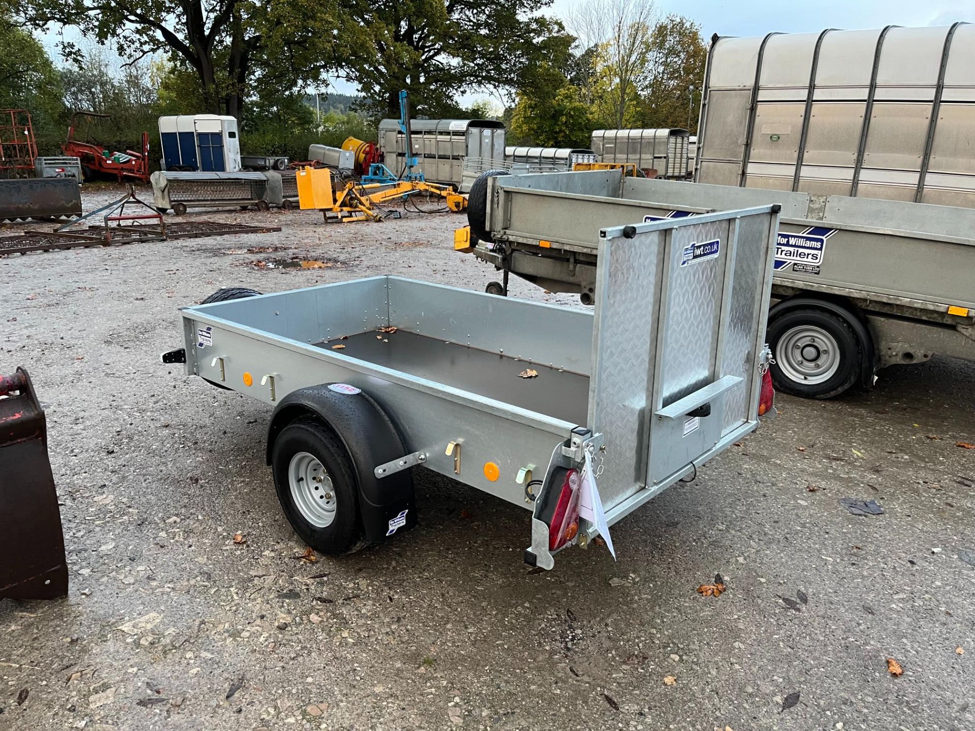 IW P7e trailer c/w spare wheel