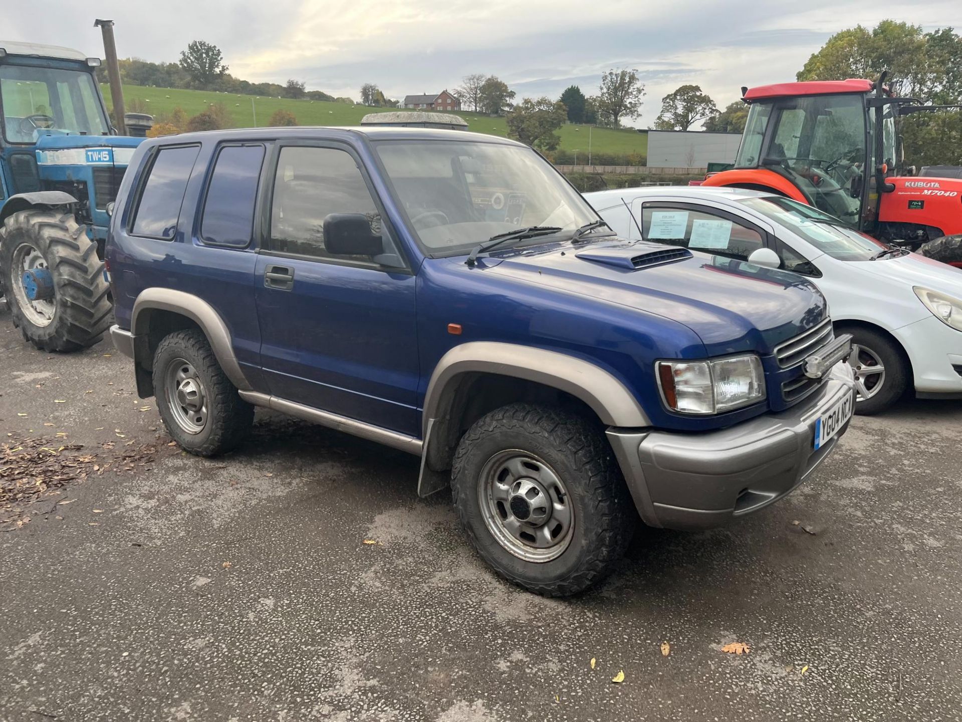 ISUZU TROOPER (YG04 NCA)