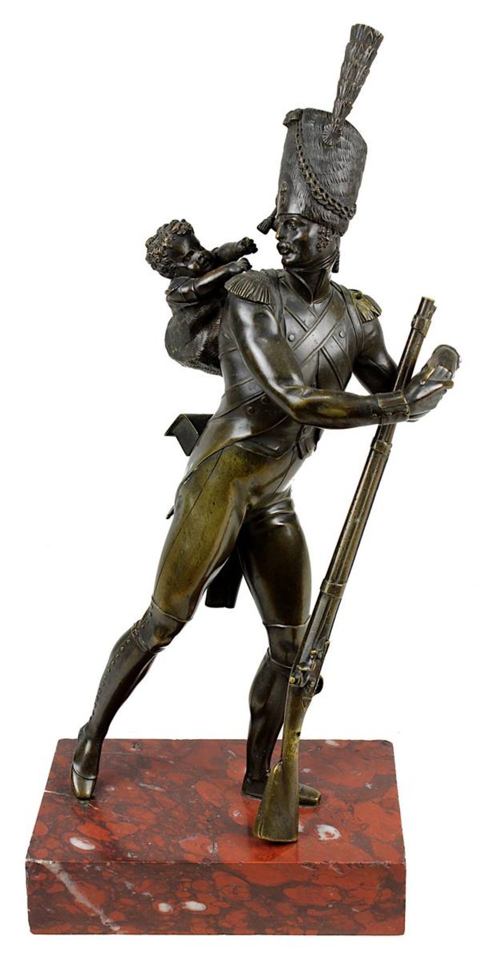 Grenadier der Grande Armée, Bronzefigur, Frankreich 19. Jh., mit Vorderlader u. Kleinkind im
