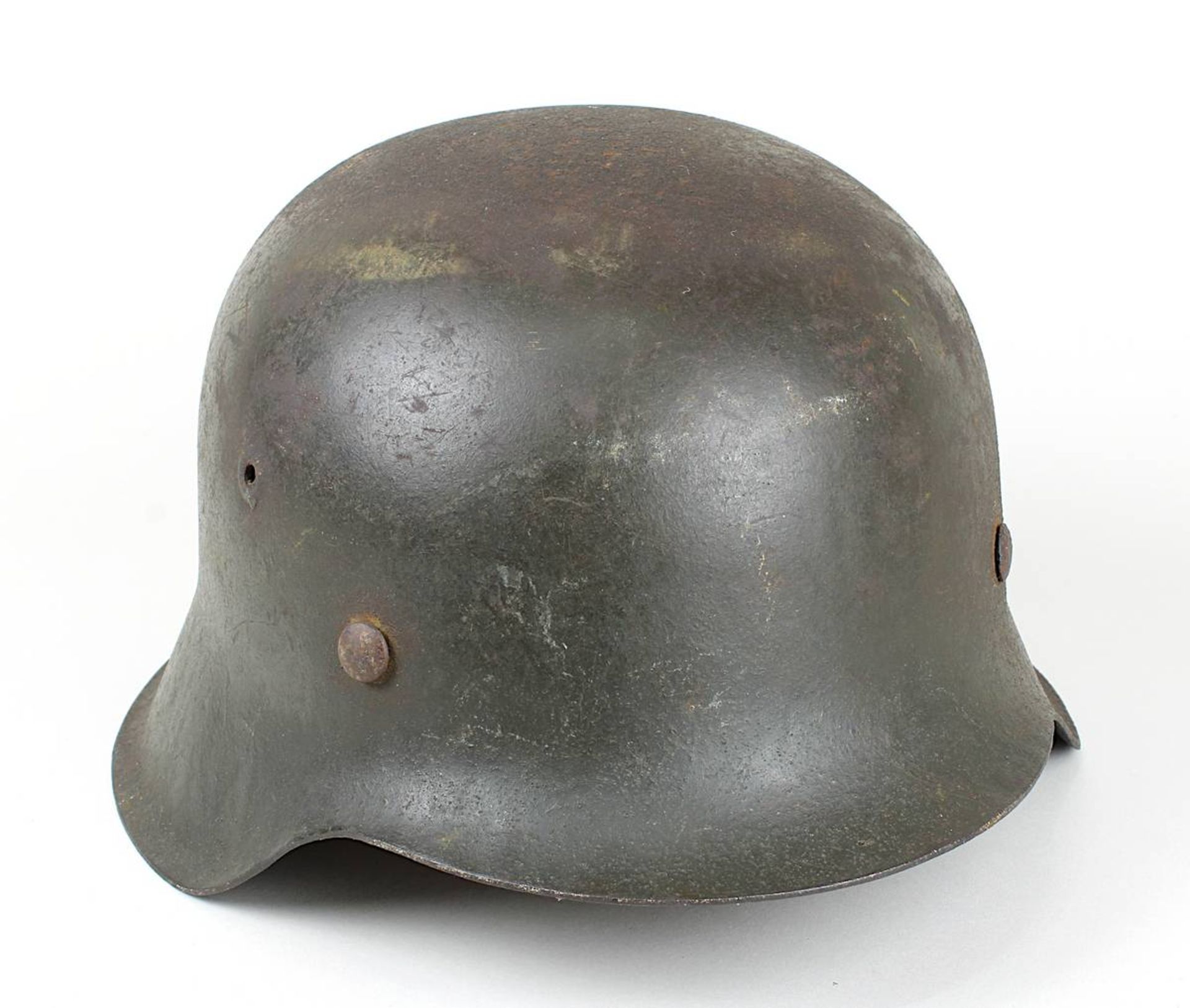 Stahlhelm M42 der Kriegsmarine, Deutsches Reich 1933-45, mit einem Dekor, Oberfläche mit Resten - Bild 3 aus 4