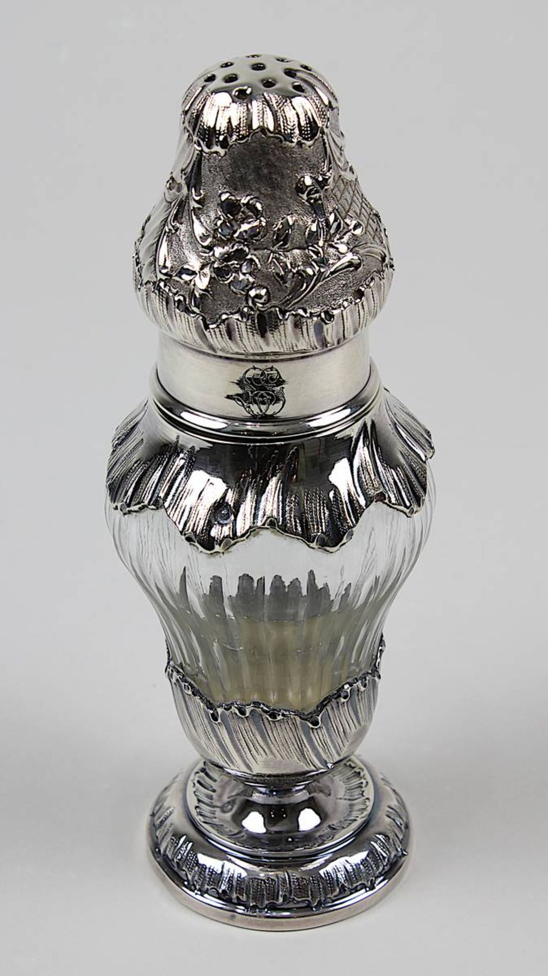 Zuckerstreuer aus Silber u. Glas, Frankreich 19. Jh., 950er Silber, mit Minervakopf-Punze, im