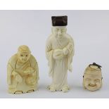 3 Elfenbein-Netsukes, Japan 2. H. 19. bis 1. H. 20. Jh., jew. aus einem Stück geschnitzt und