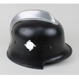 Helm der Feuerlöschpolizei, Deutsches Reich 1933-45, mit Ziegelbrecher, M34, neu lackiert und neue