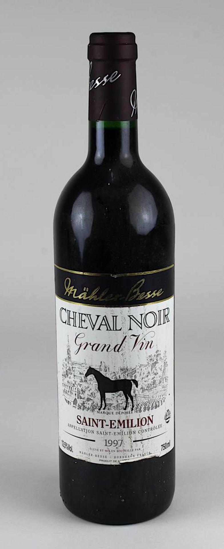 Eine Flasche 1997er Cheval Noir, Saint-Emilion, Mähler-Besse, Bordeaux, gute Füllhöhe (unterer