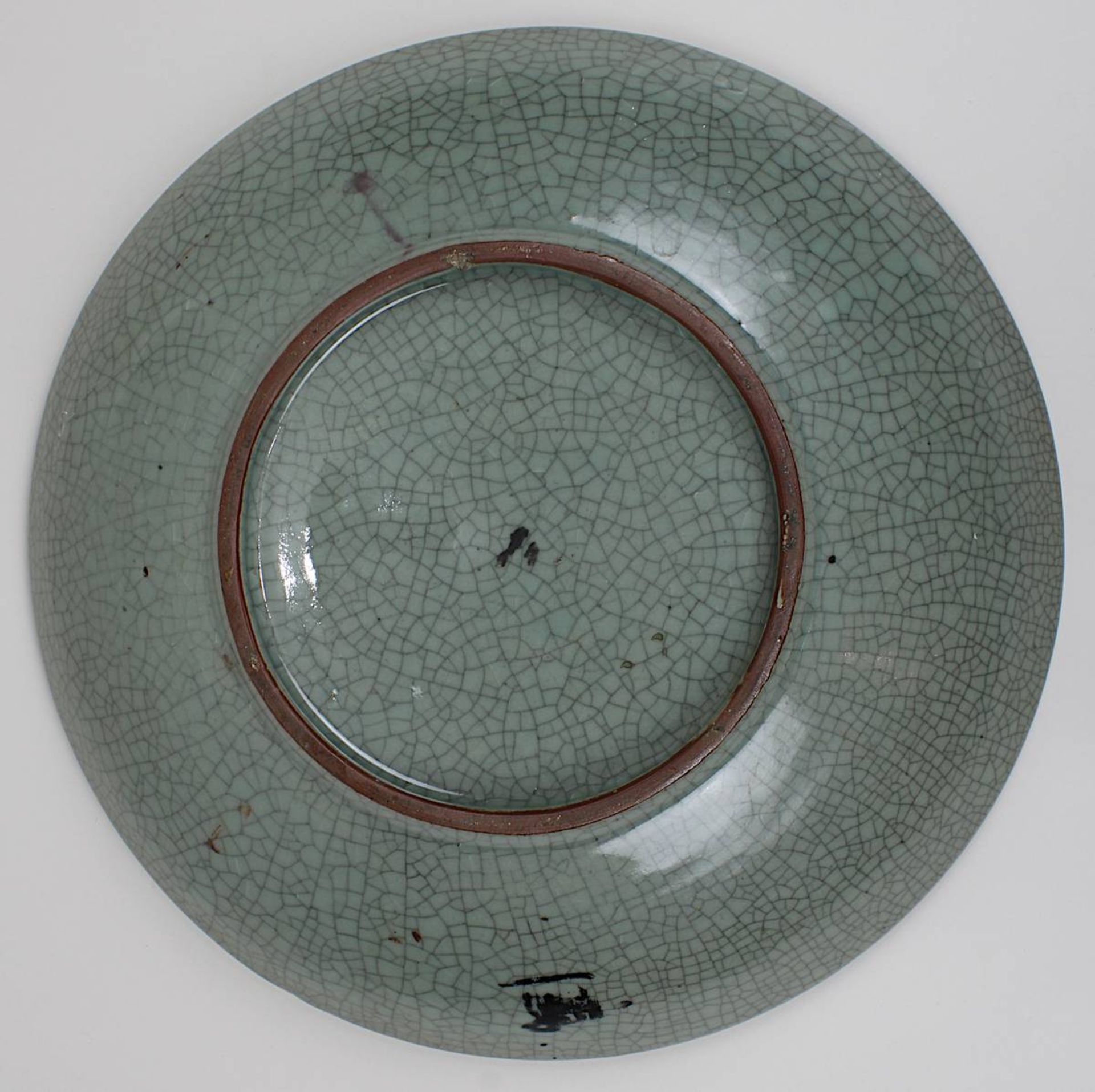 Keramik-Schale mit Samurai und Dämon in Emailmalerei, Japan 19. / Anfang 20. Jh., Keramik roter - Bild 2 aus 2