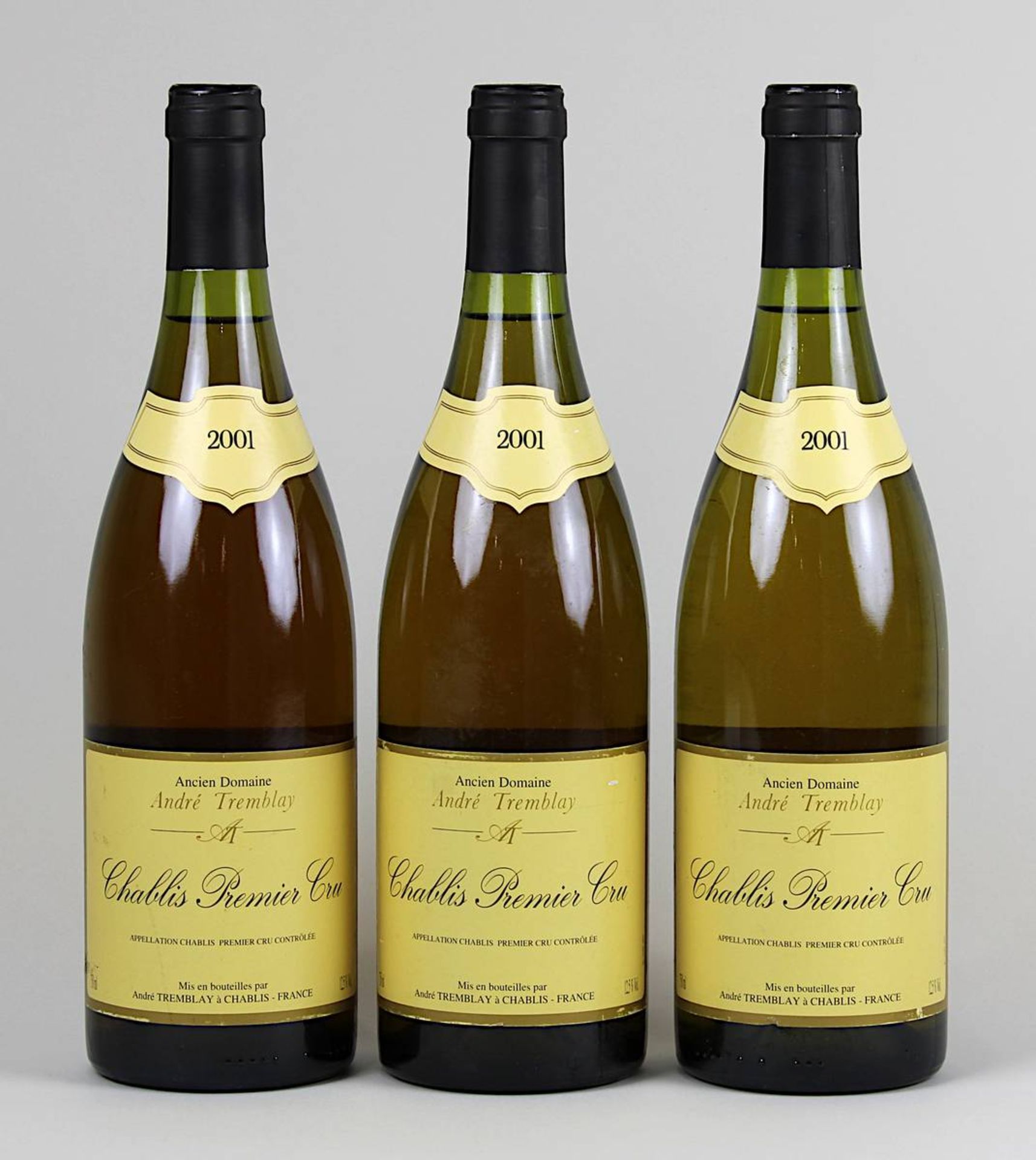 Drei Flaschen 2001er Chablis Premier Cru, Ancien Domaine André Tremblay, jeweils gute Füllhöhe.