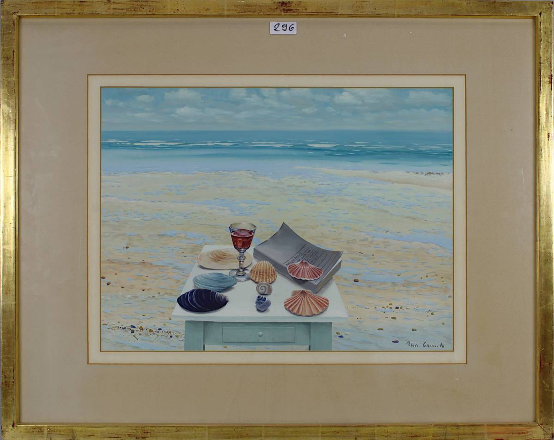 Stilllebenmaler 2. H. 20. Jh., Stillleben mit Tisch, Muscheln, Buch und Weinglas am Strand, Gouache,