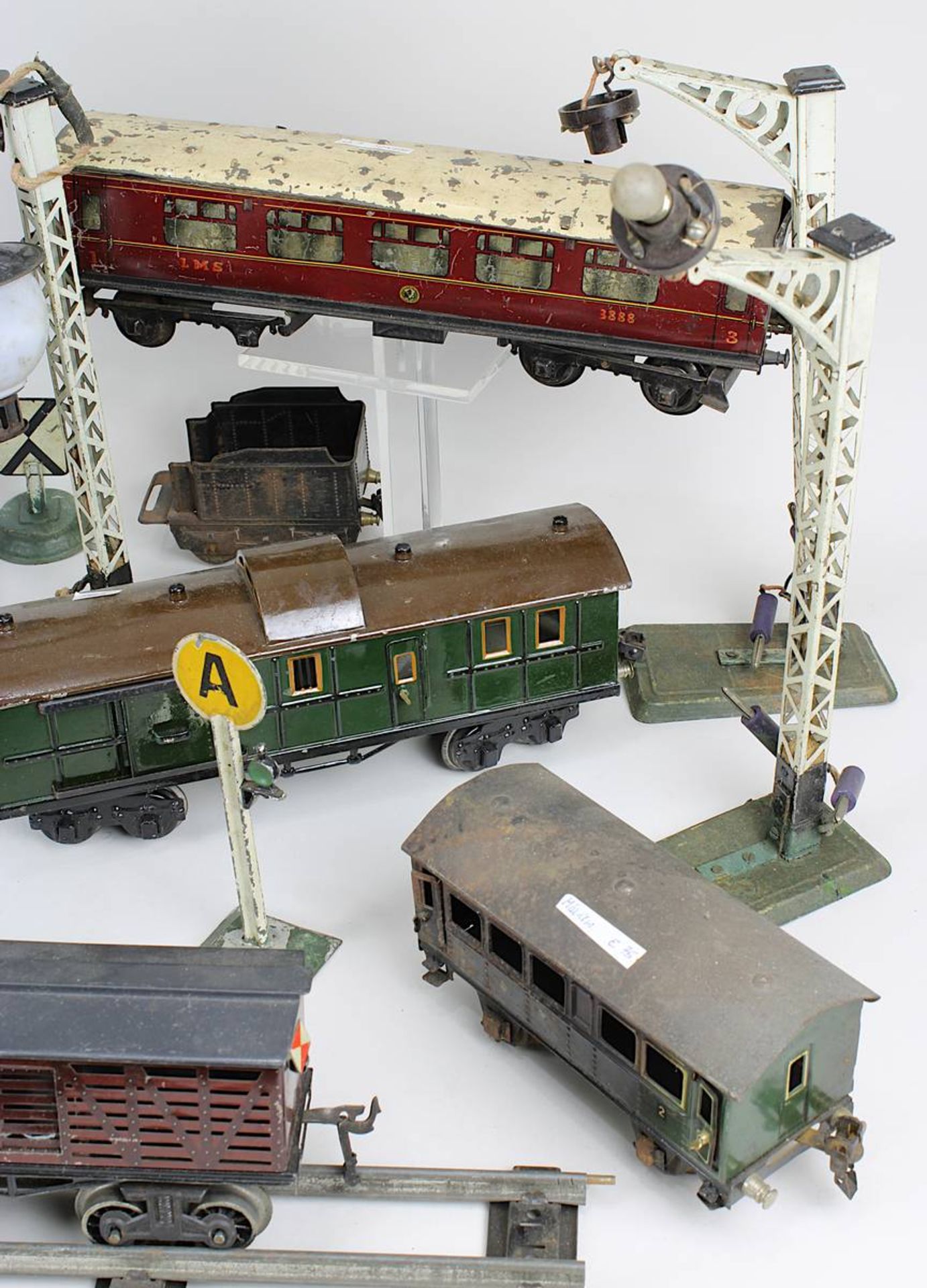 Konvoult Blecheisenbahn-Teile, 1. H. 20. Jh., verschiedene englische und deutsche Hersteller, - Bild 5 aus 5