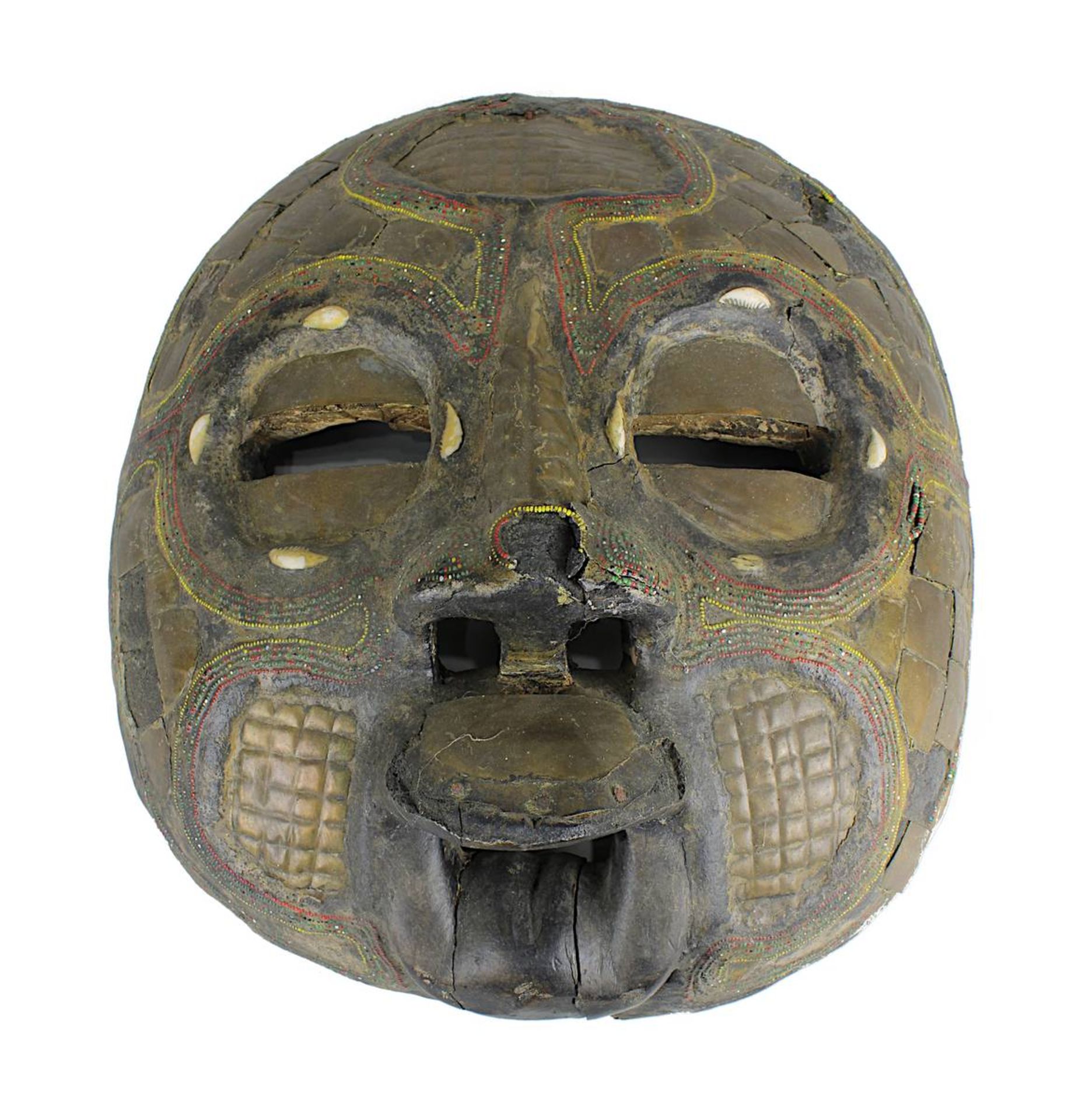 Paar Masken mit mondförmigen Gesichtern, Afrika 20. Jh., Augen mit Sehschlitzen, geöffnete Münder - Bild 2 aus 3