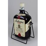 Eine Magnumflasche Ballantine's Finest Scotch Whisky, Dumbarton-Scotland, 3 Liter, Füllhöhe: obere