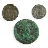 3 römische Münzen: Bronze-Follis, röm. Kaiserreich, Trier, Av. Büste n. li. Urbs Roma, Rev. Wölfin