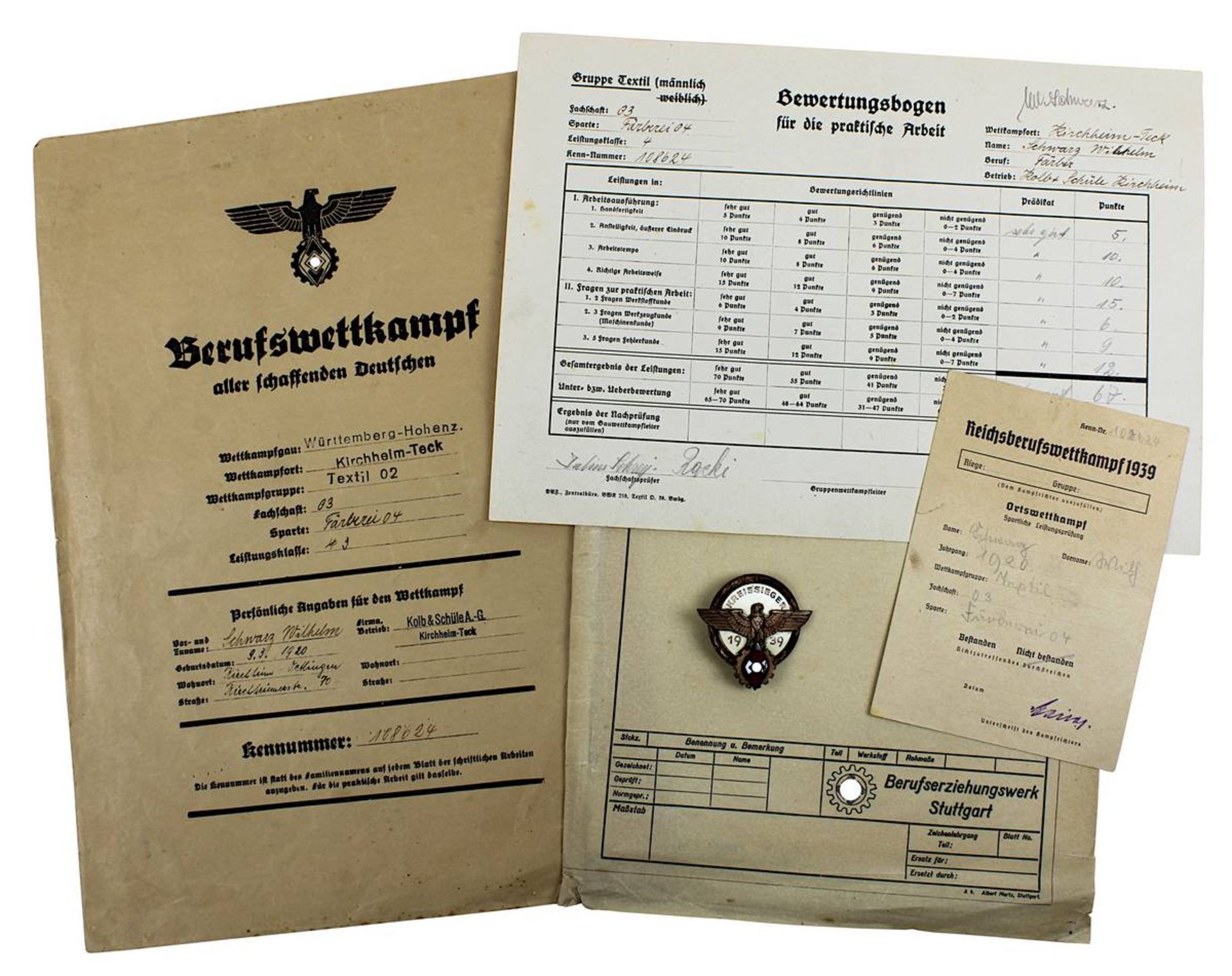 Konvolut Reichsberufswettkampf 1939, Deutsches Reich 1933 - 1945, bestehend aus: Abzeichen