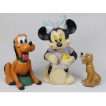 Walt Disney Minnie Maus und zwei Pluto-Figuren, 1960er Jahre, aus Kunststoff, Minnie Höhe 37 cm,