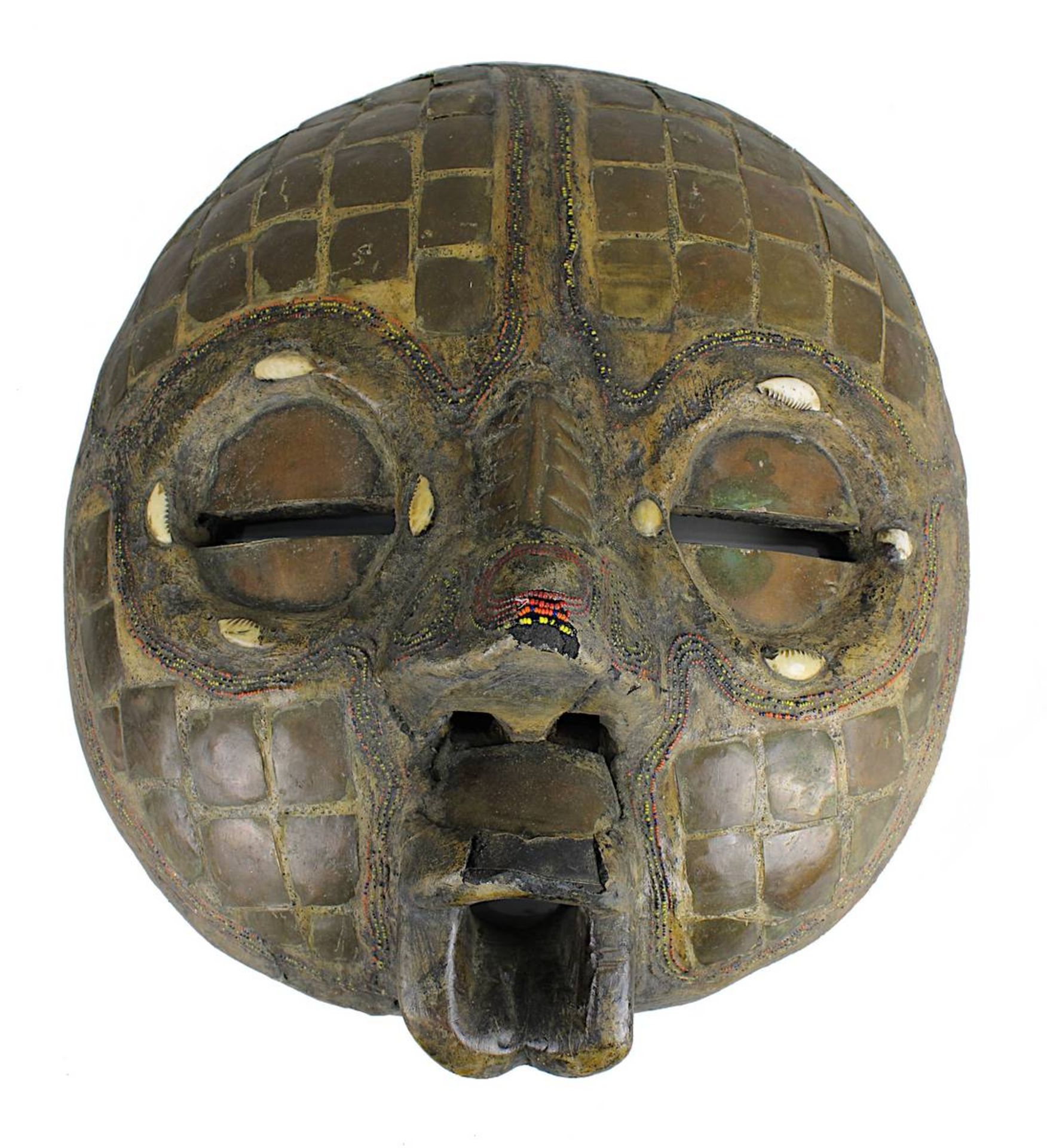 Paar Masken mit mondförmigen Gesichtern, Afrika 20. Jh., Augen mit Sehschlitzen, geöffnete Münder - Bild 3 aus 3