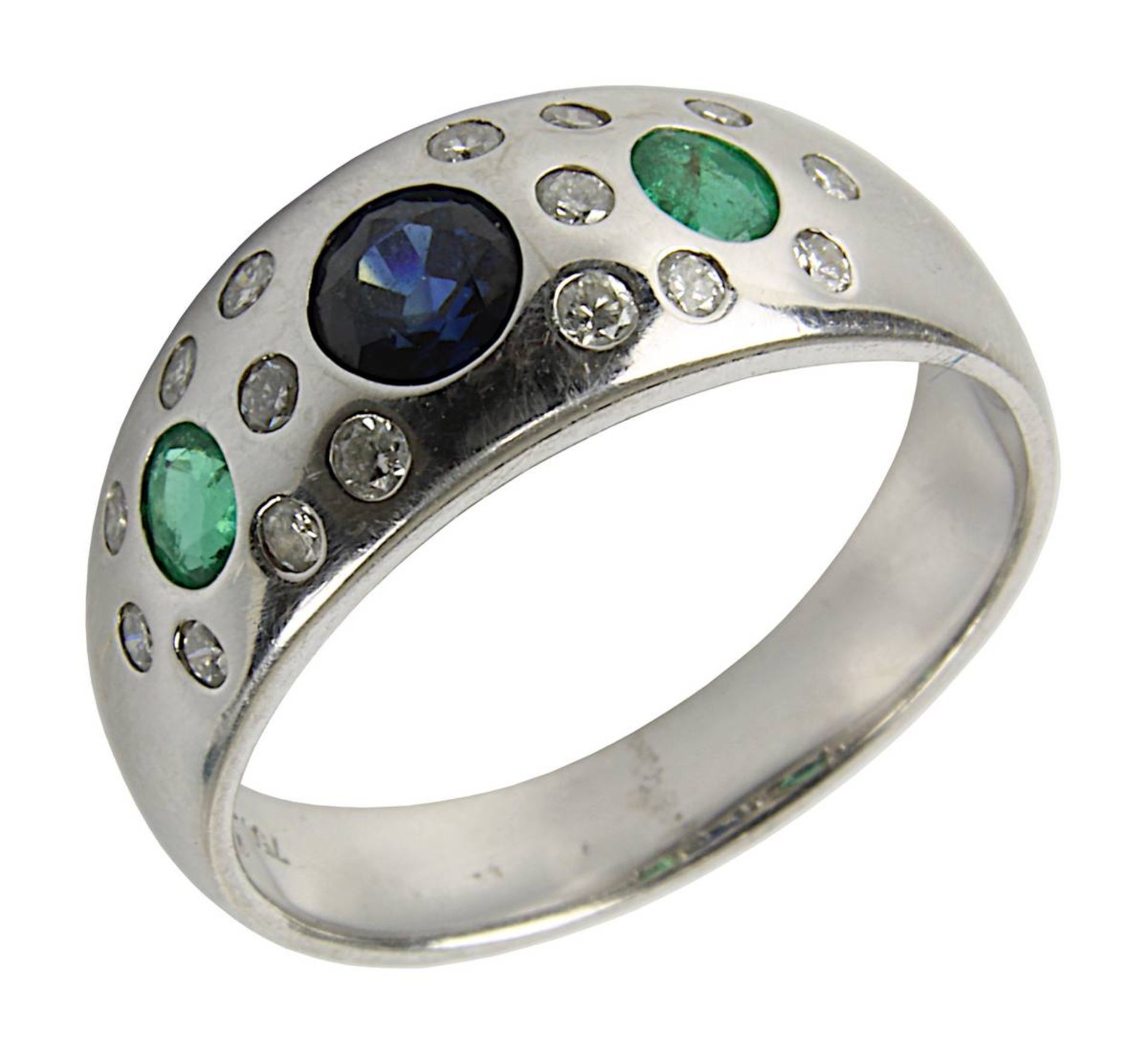 Weißgold-Ring mit Saphir, Smaragden und Brillanten, Ringschiene rhodiniert, gepuntzt 750, Ringkopf