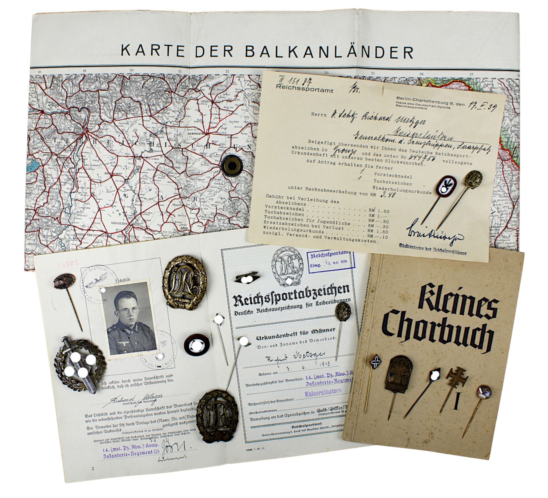 Konvolut Auszeichnungen und Anstecker, meist Deutsches Reich 1933-1945: SA-Wehrabzeichen in