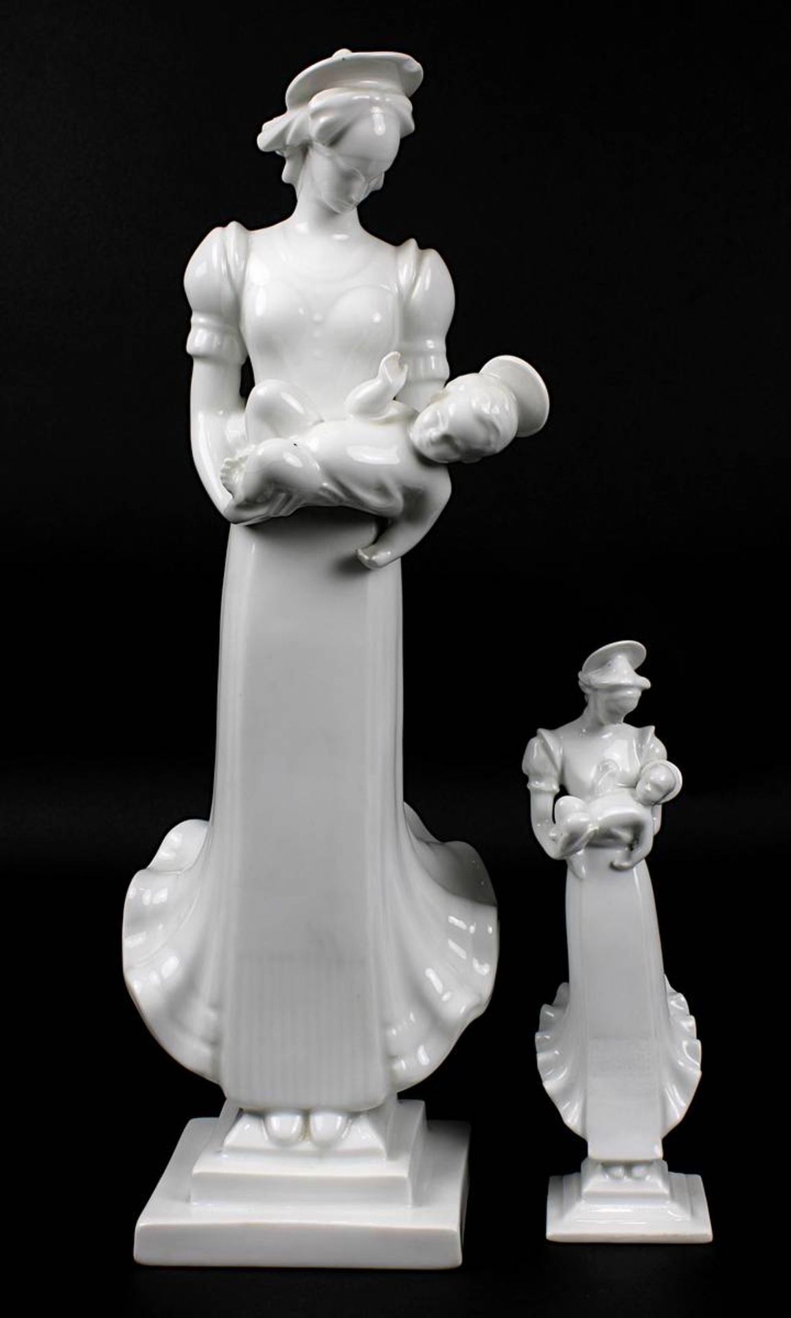 Zwei Madonnenfiguren, Herend, Ungarn 2. H. 20. Jh., Weißporzellan, große u. kleine Figur der Matyo
