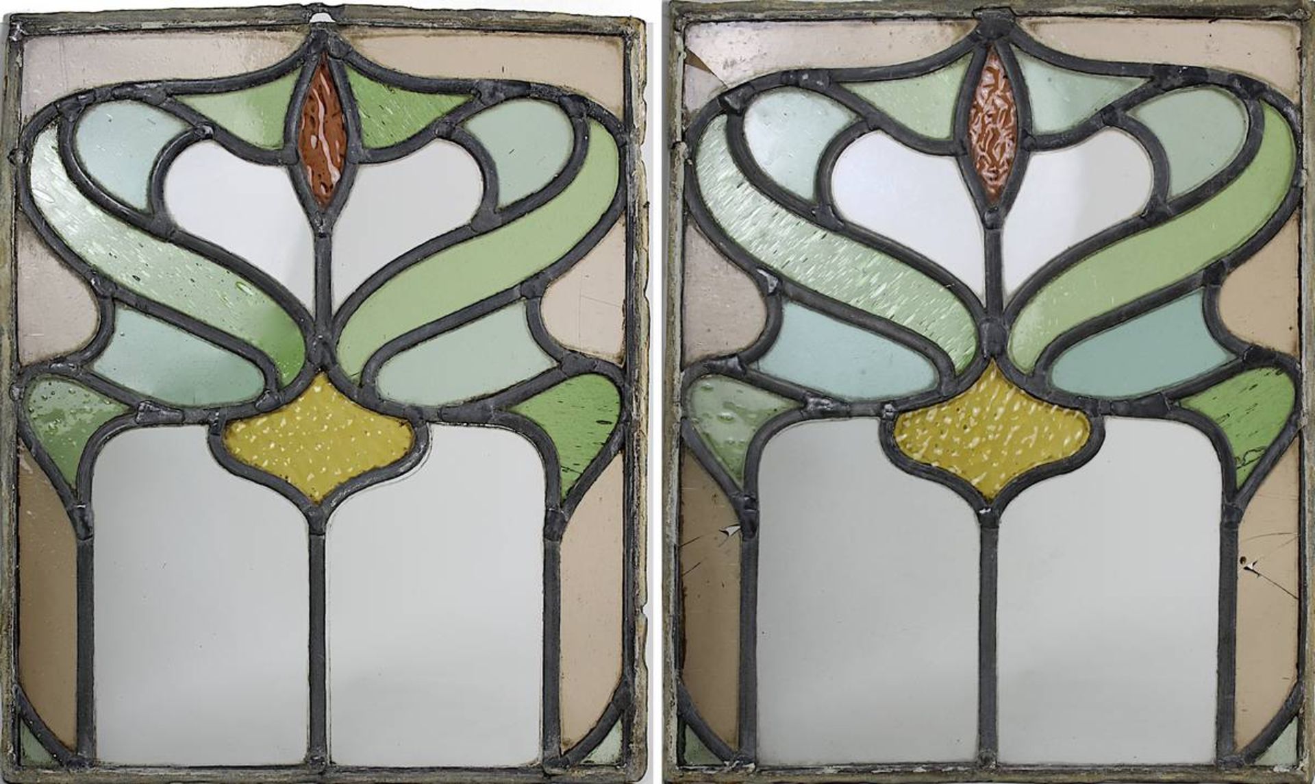 Paar Bleiglasfenster, Jugendstil um 1900, mit stilisiertem floralen Dekor, teils mit farbigem