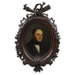 Herrenporträt um 1800, fein gemaltes Dreiviertelporträt, Öl auf Karton, in fein geschnitztem