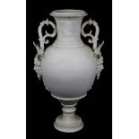 Seltene Villeroy & Boch Parian-Prunkvase, Mettlach um 1850/60, amphorenförmiger Korpus aus