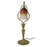 Messing-Tischlampe mit Glasblüte, Frankreich um 1920, Klarglasschirm mit orangroten