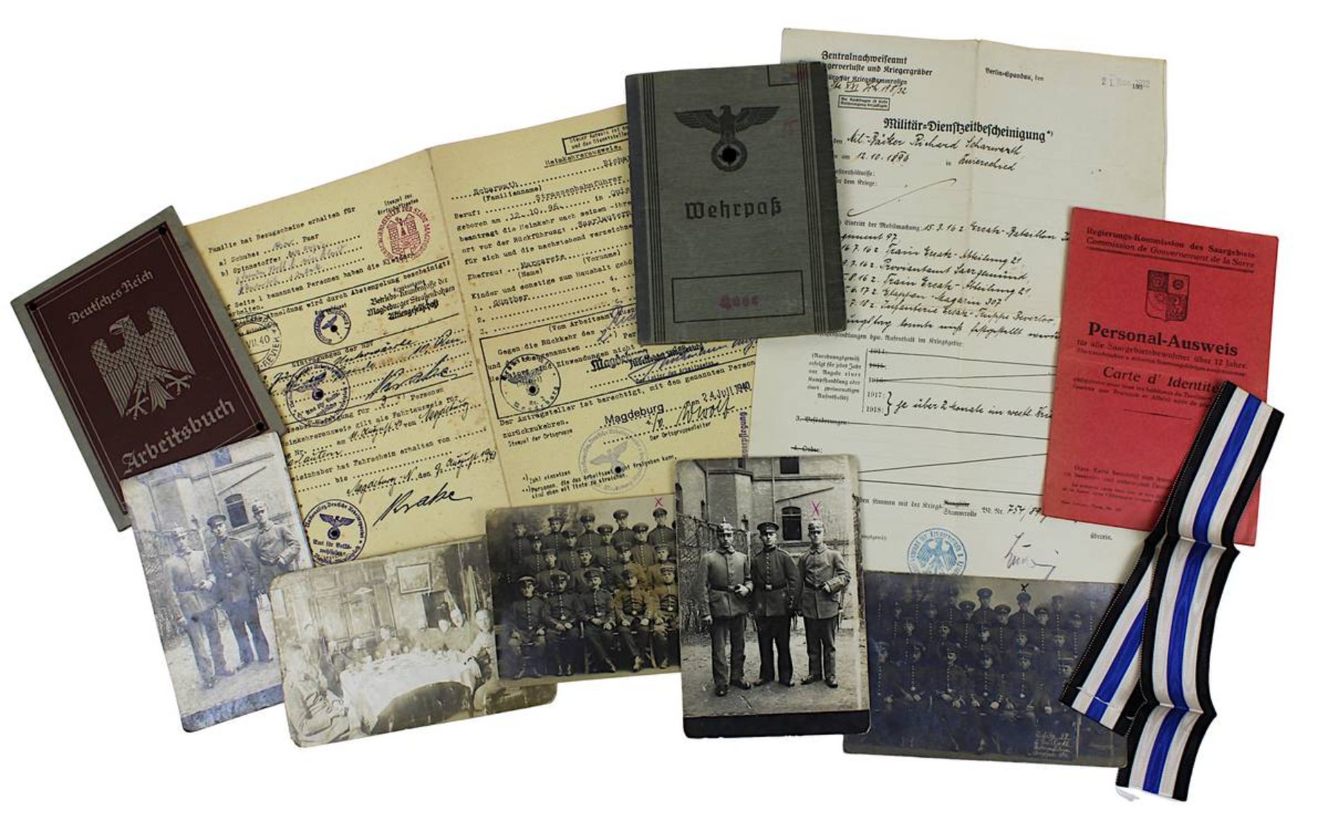 Konvolut Papiere u. Fotos, 1. u. 2. Weltkrieg, fünf Photographien 1. Weltkrieg, Westfront 1916, dazu
